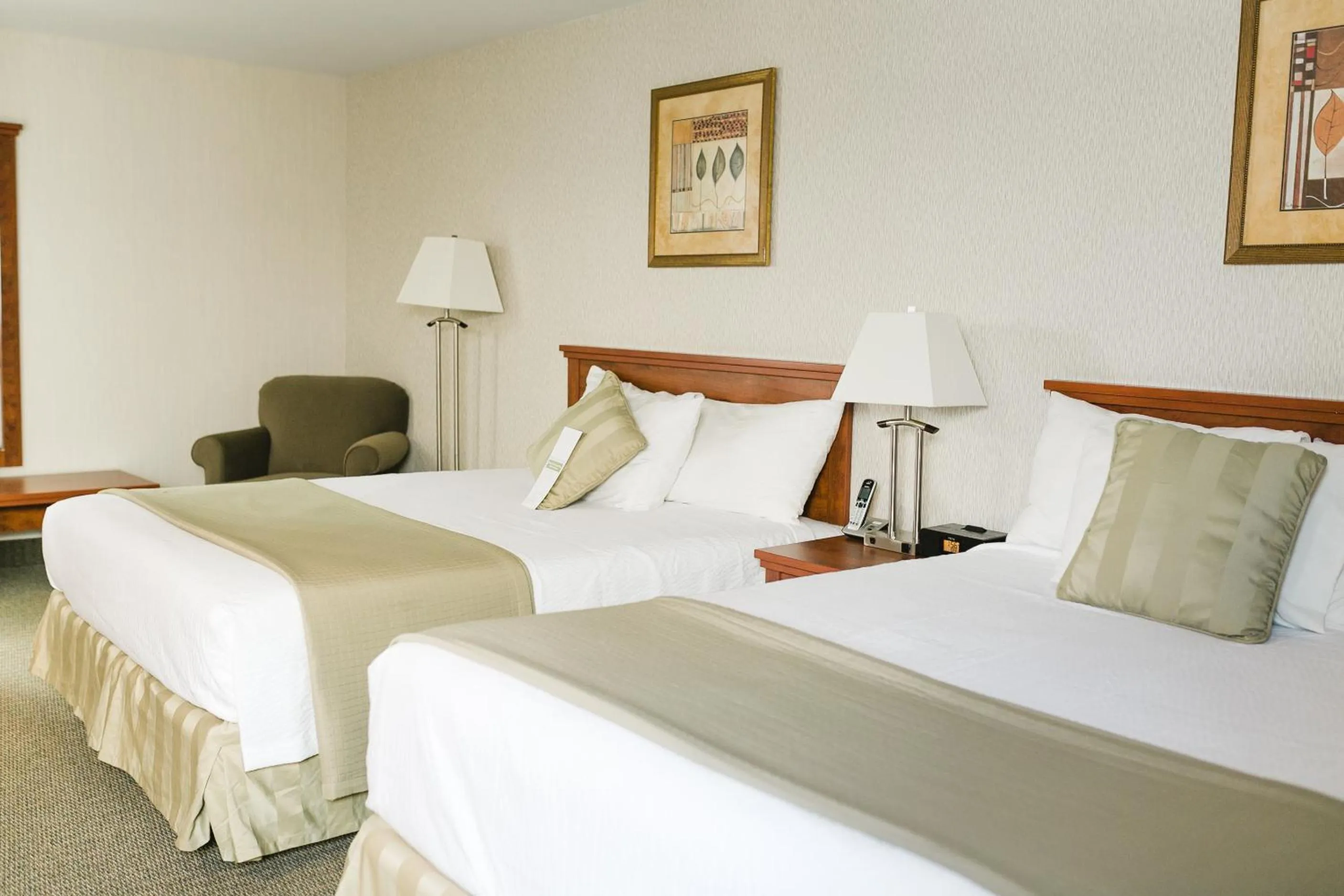 Bedroom, Bed in Victoria Inn Flin Flon