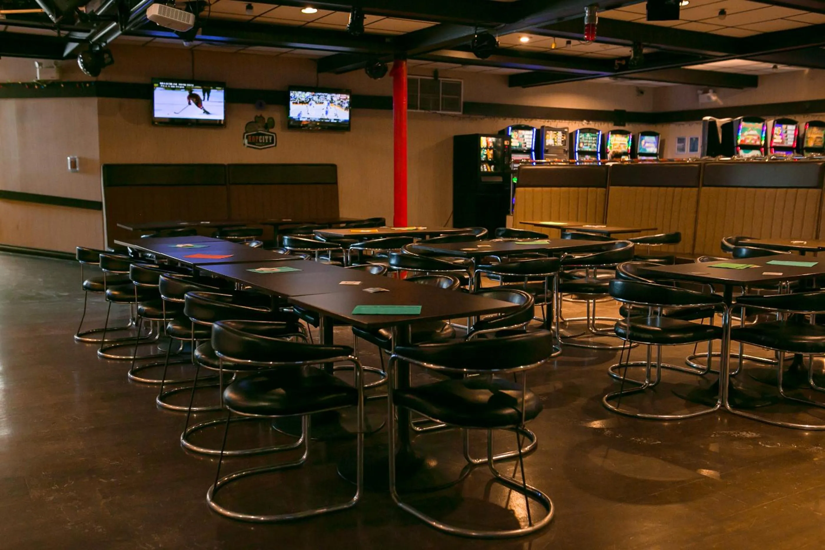 Lounge or bar in Victoria Inn Flin Flon