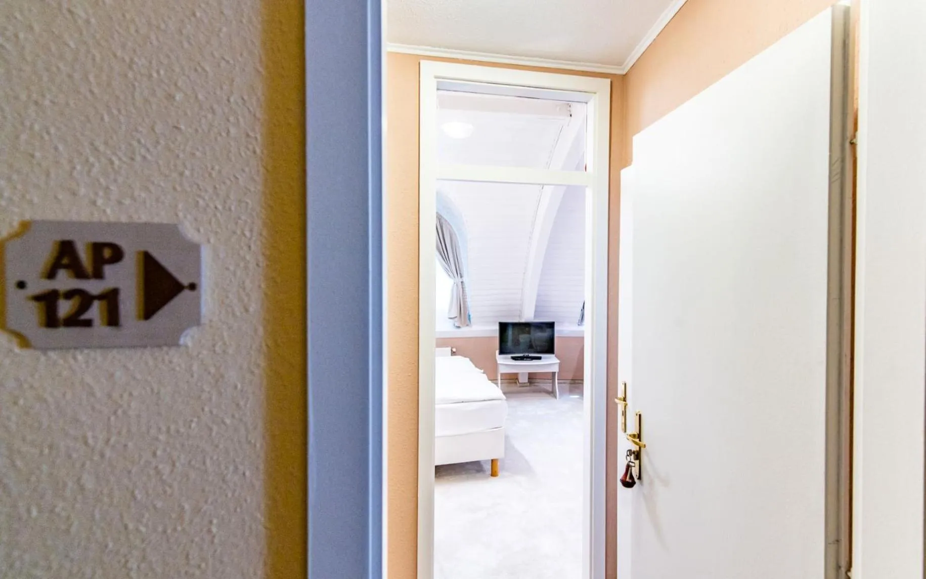 Text overlay in Hotel Jogar