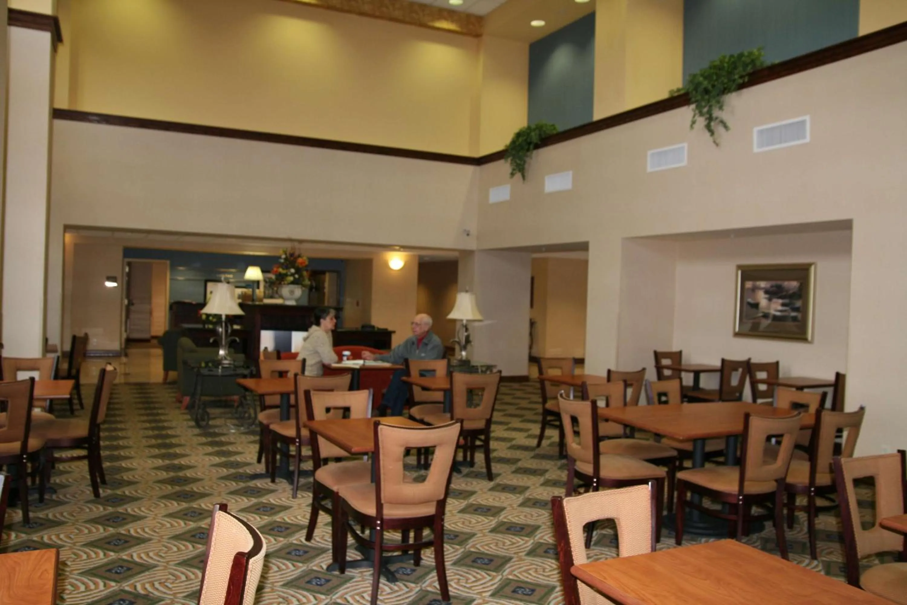 Dining area in Hampton Inn & Suites Natchez