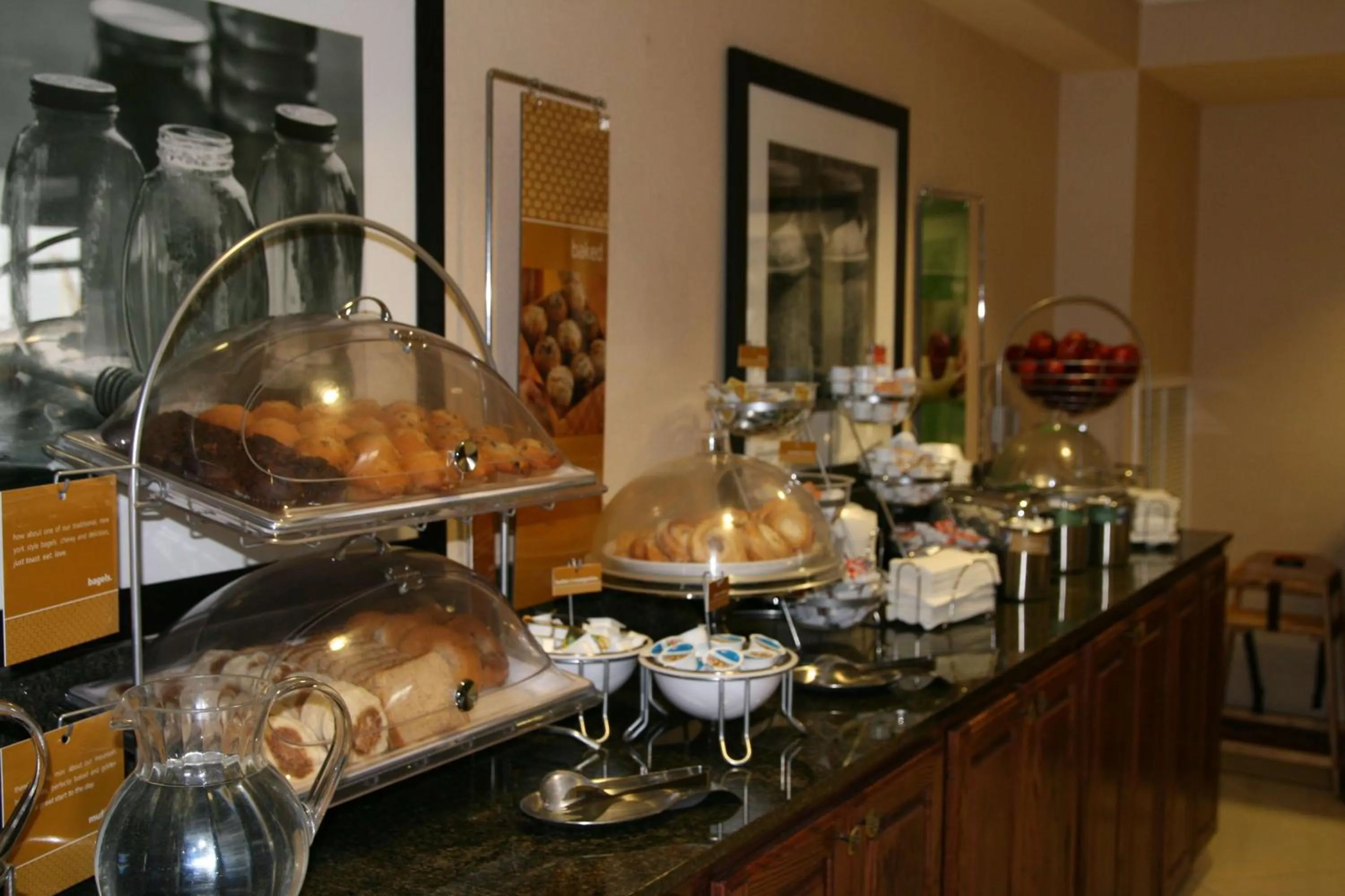 Dining area in Hampton Inn & Suites Natchez