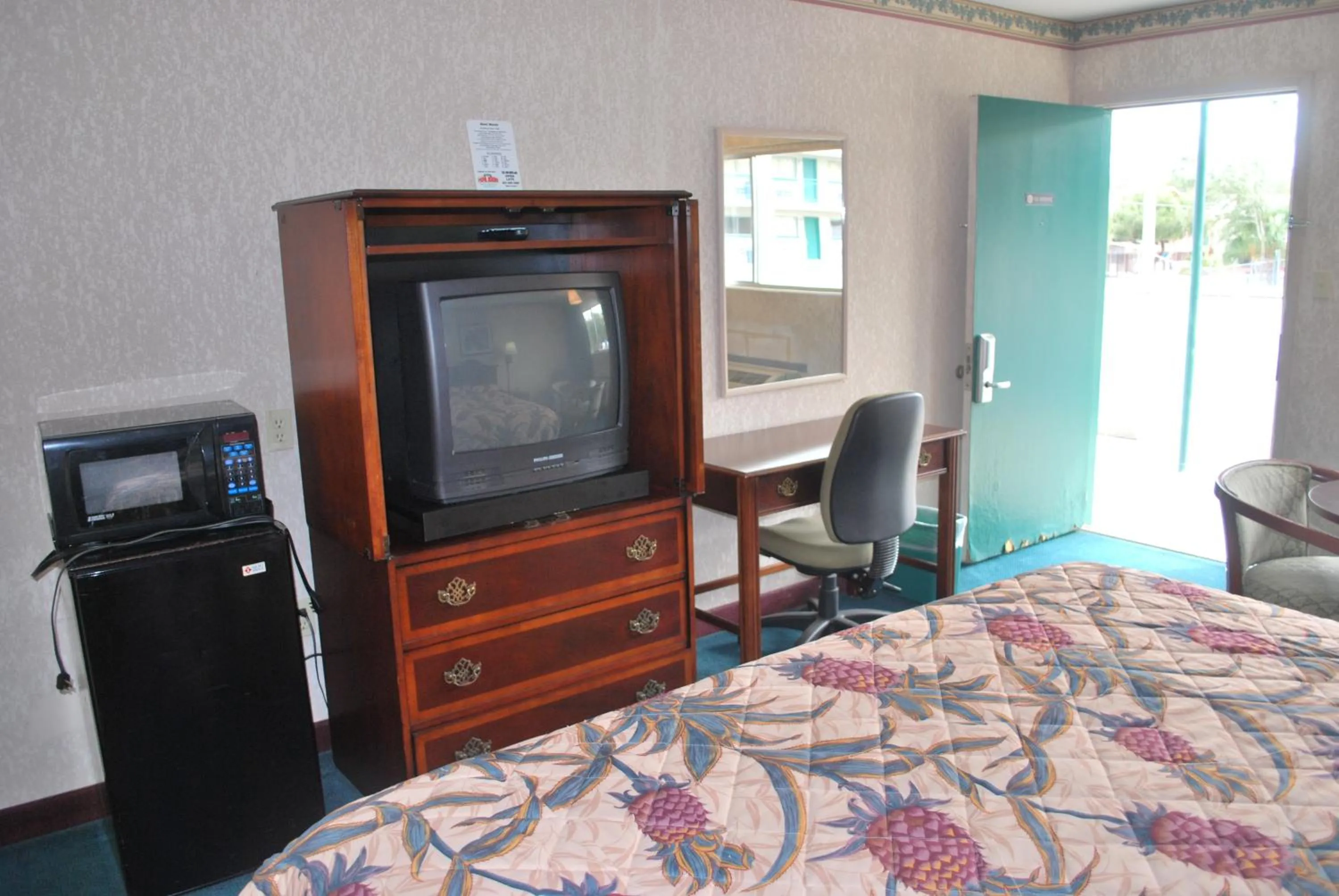 TV and multimedia, Bed in Best Motel Lakeland