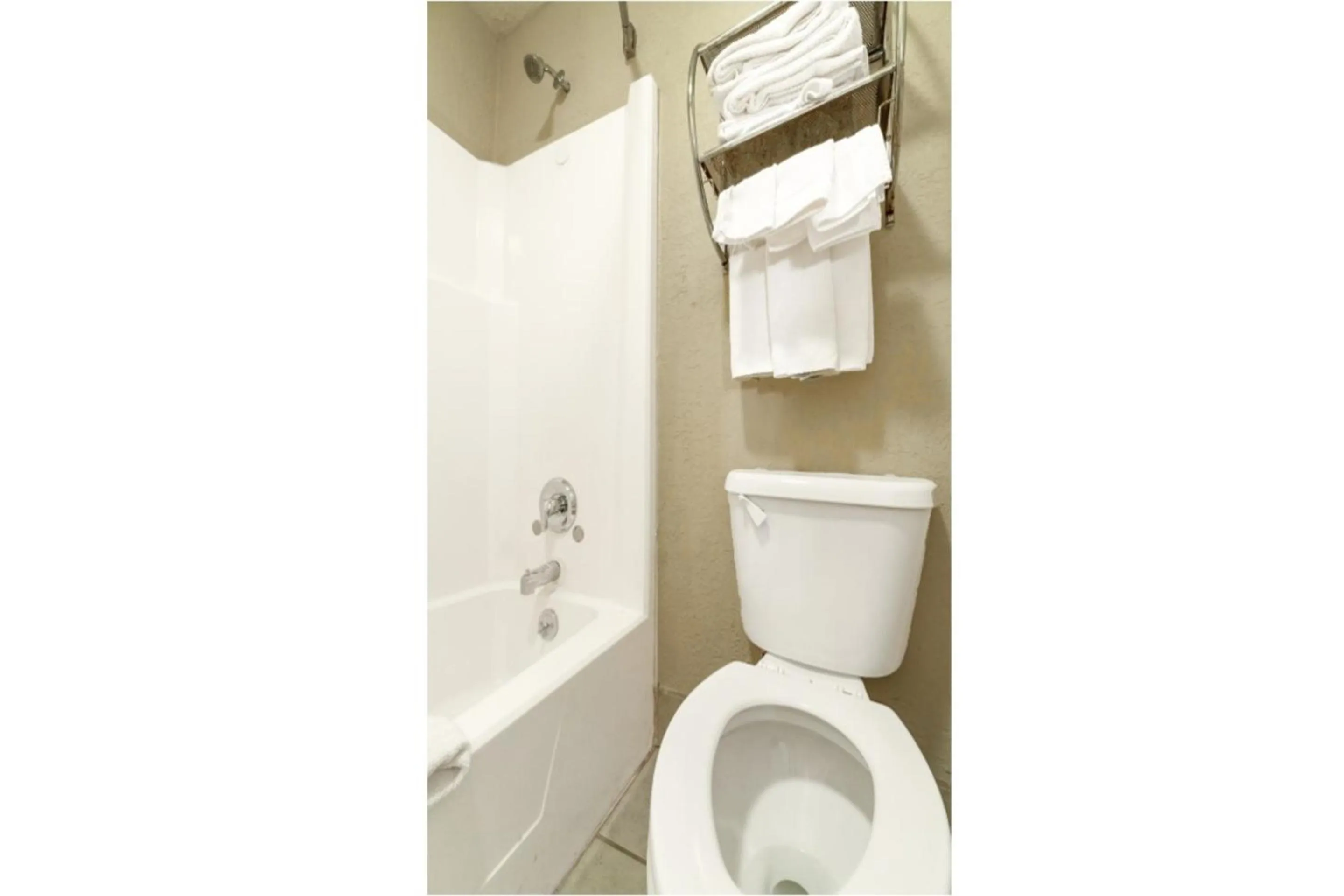 Bathroom in Stamford Inn By OYO