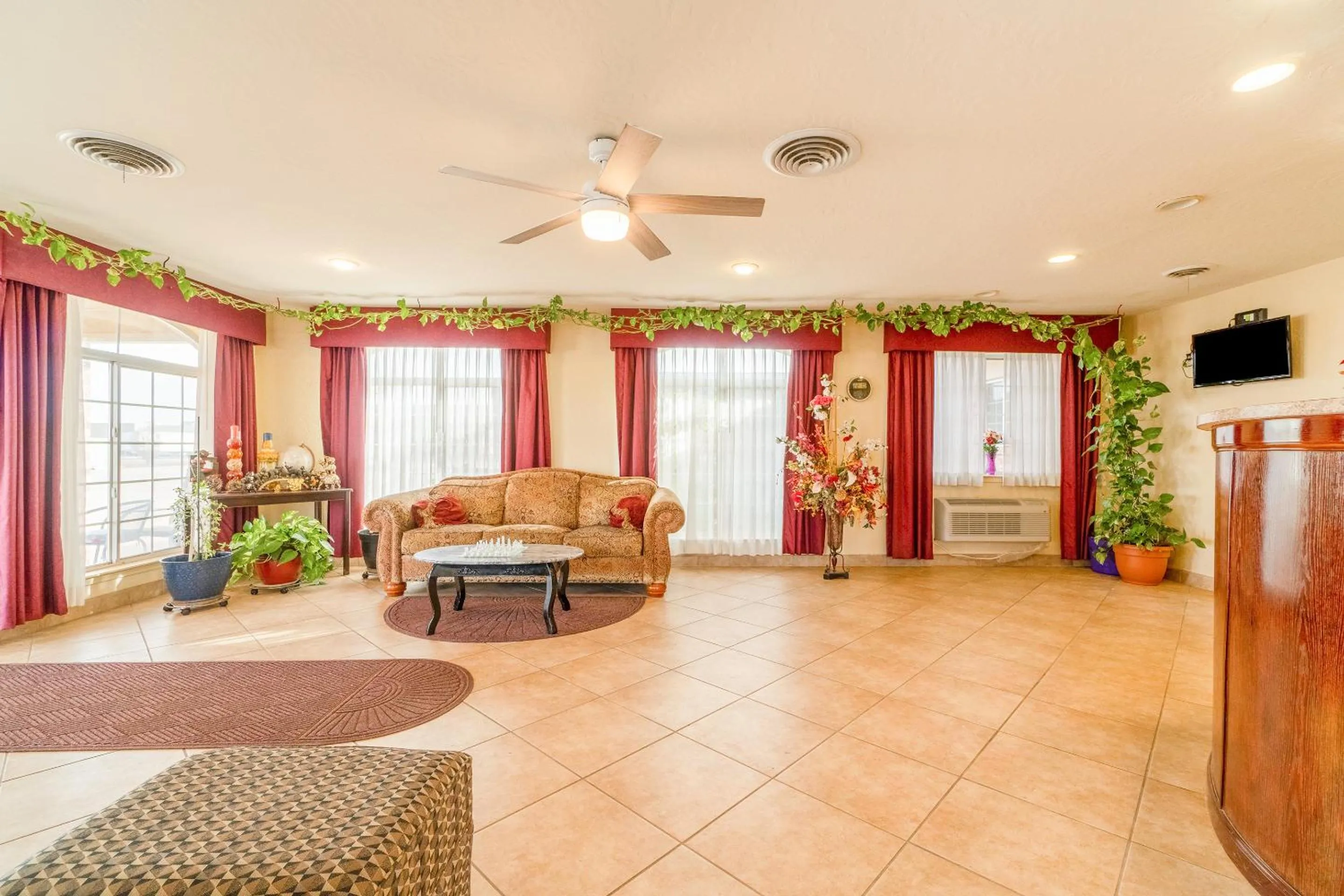 Lobby or reception in Stamford Inn By OYO