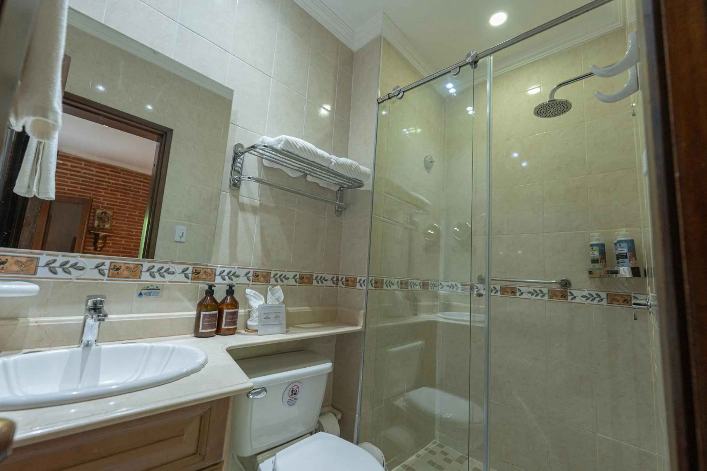 Shower in Hotel Casa La Fe