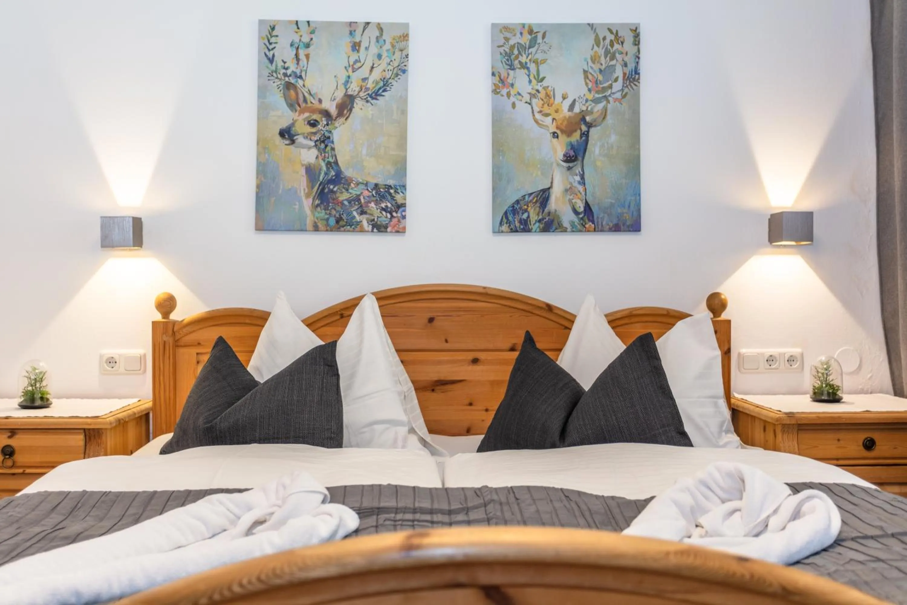 Bedroom, Bed in Gasthof Andrelwirt Rauris