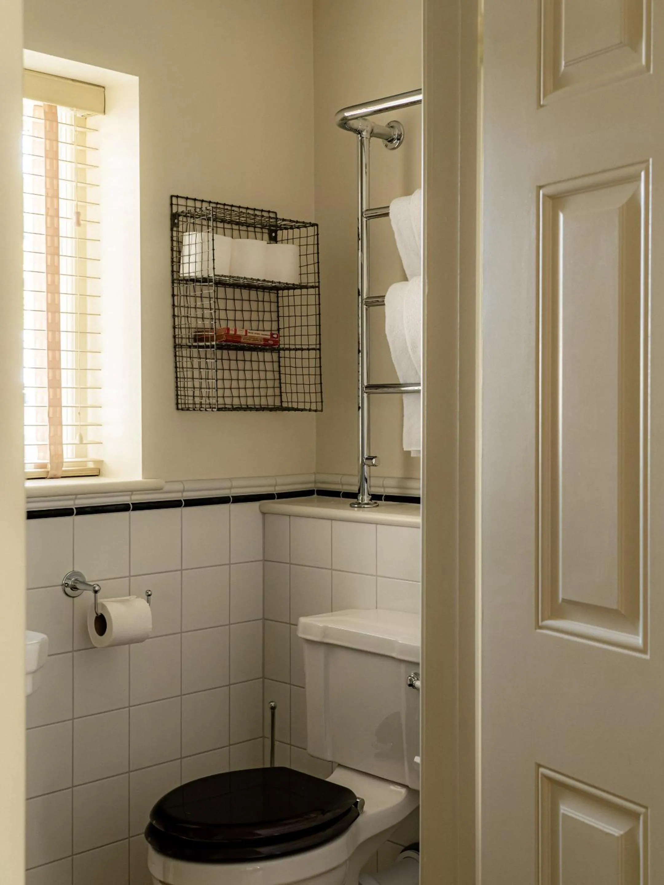 Bathroom in The Bell Inn