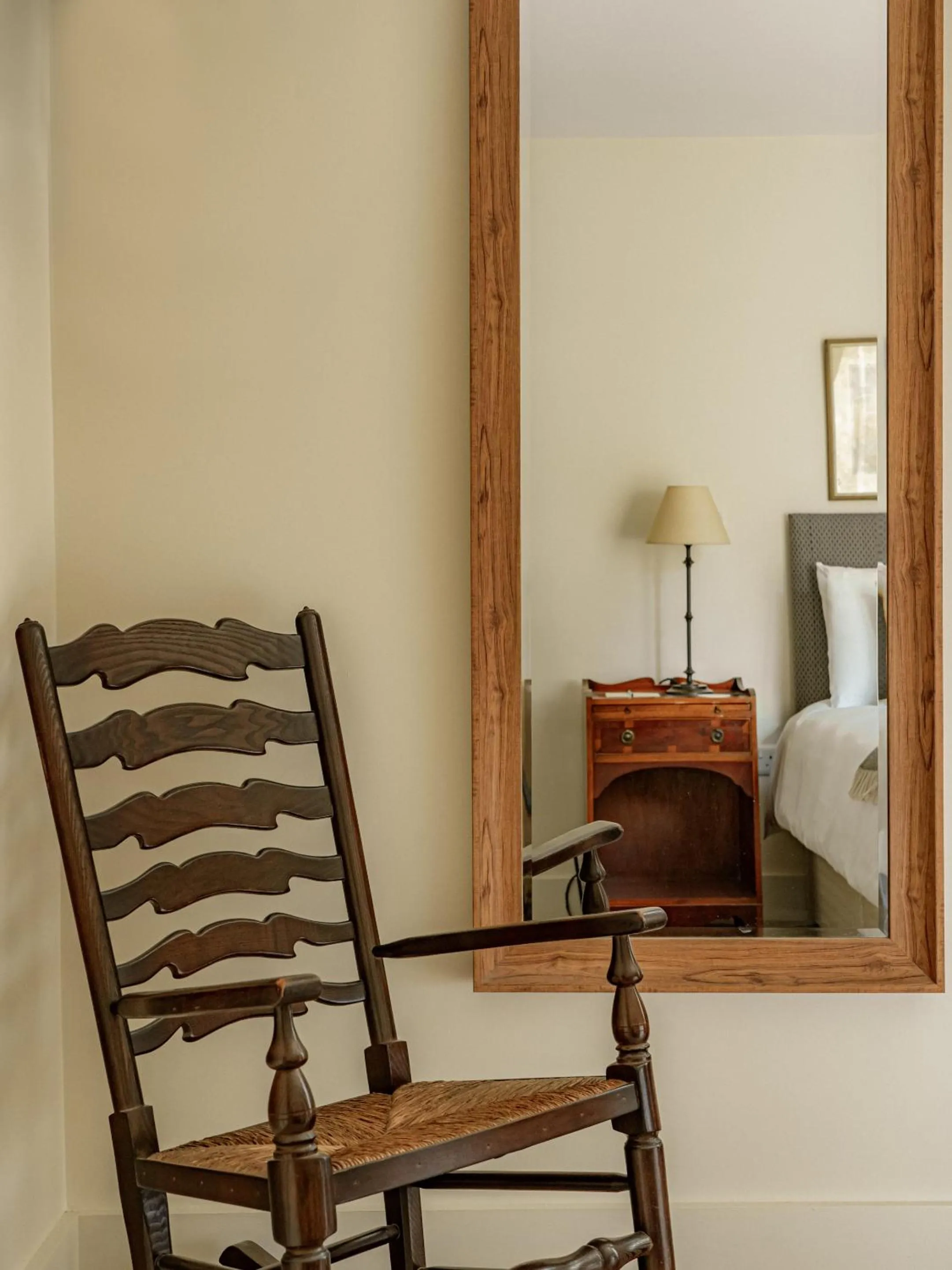 Bedroom, Bed in The Bell Inn
