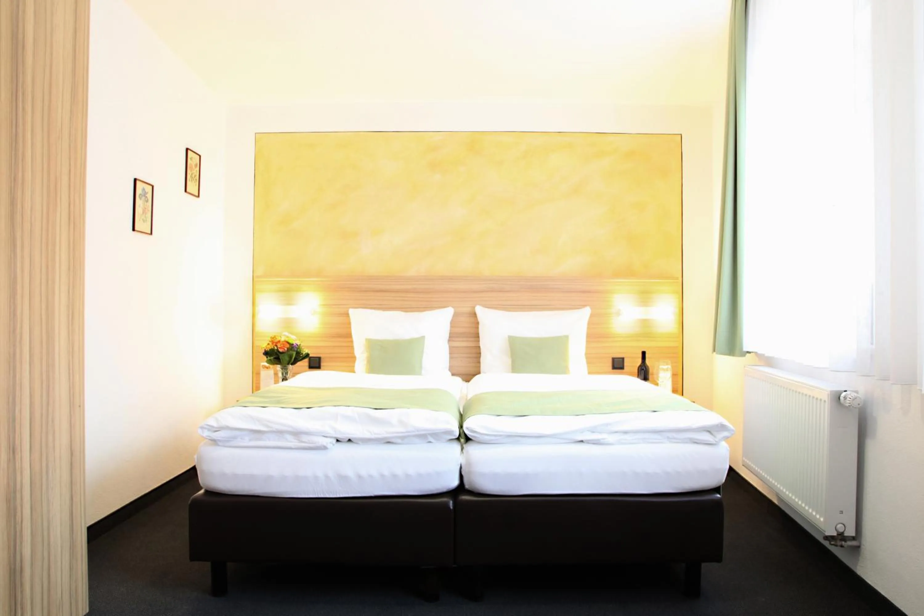 Bed in Hotel Garni Goldene Traube