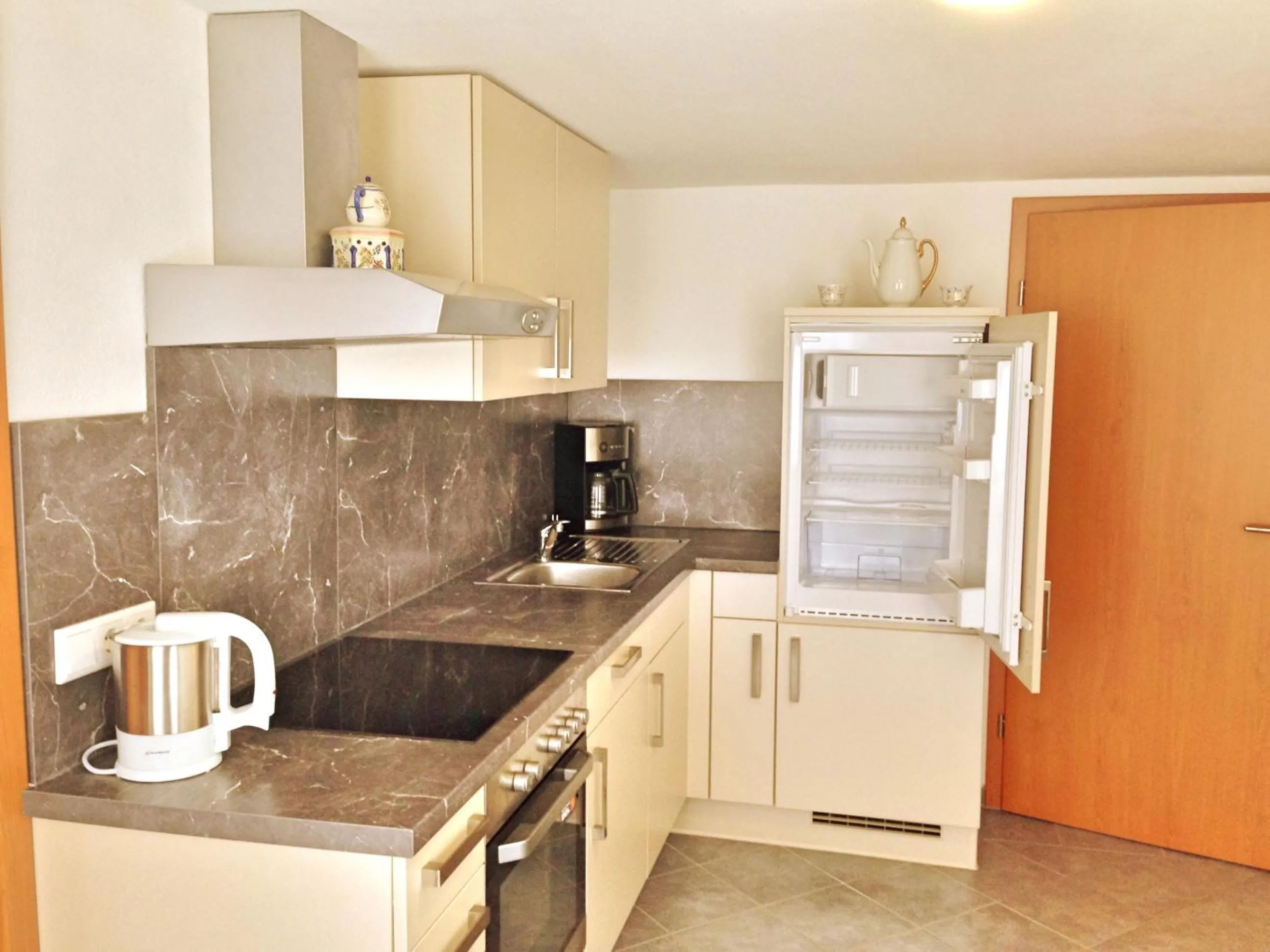 Kitchen or kitchenette in Hotel Garni Goldene Traube