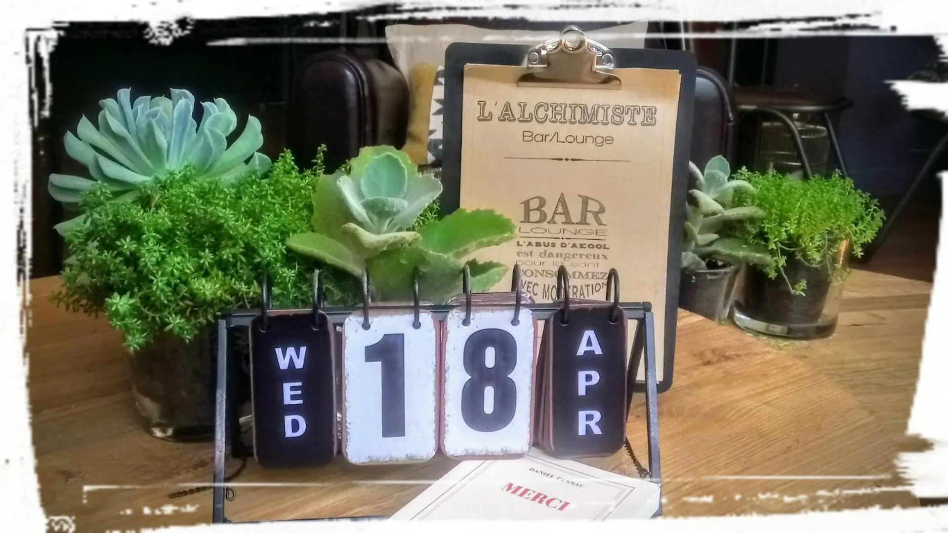 Decorative detail in L'Instant Sévigné