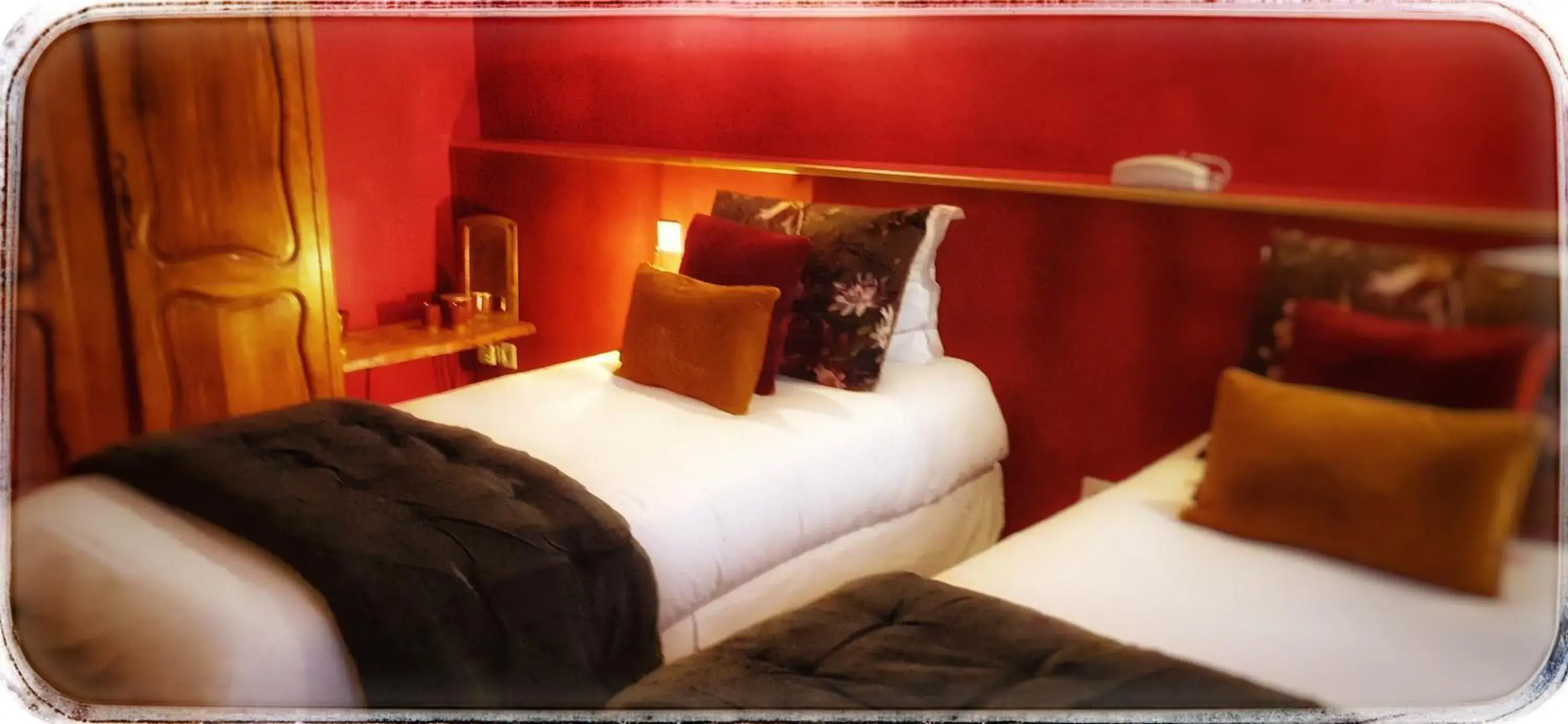 Twin Room in L'Instant Sévigné Twin Room in L'Instant Sévigné