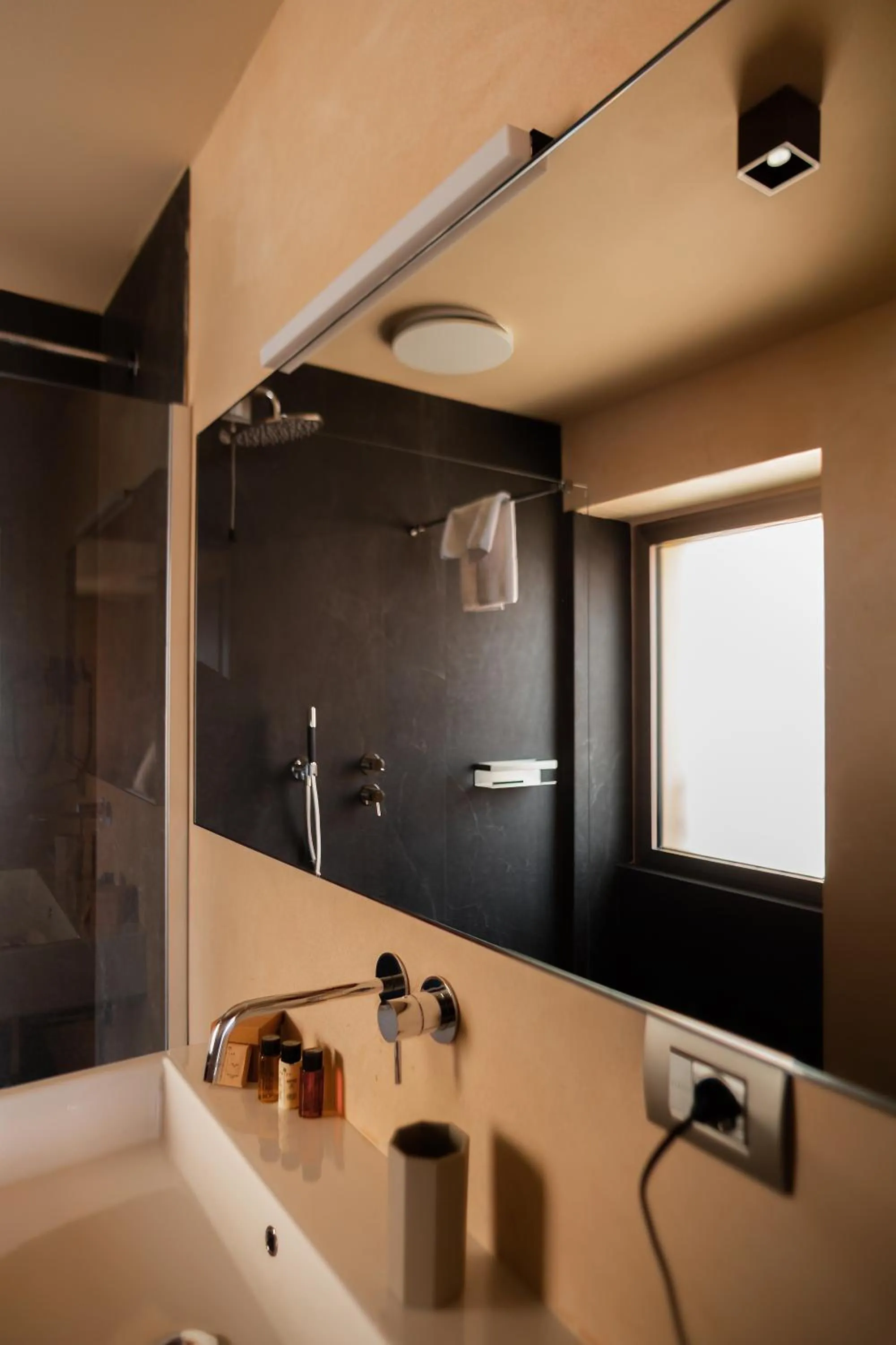 Bathroom in Hotel Olivedo