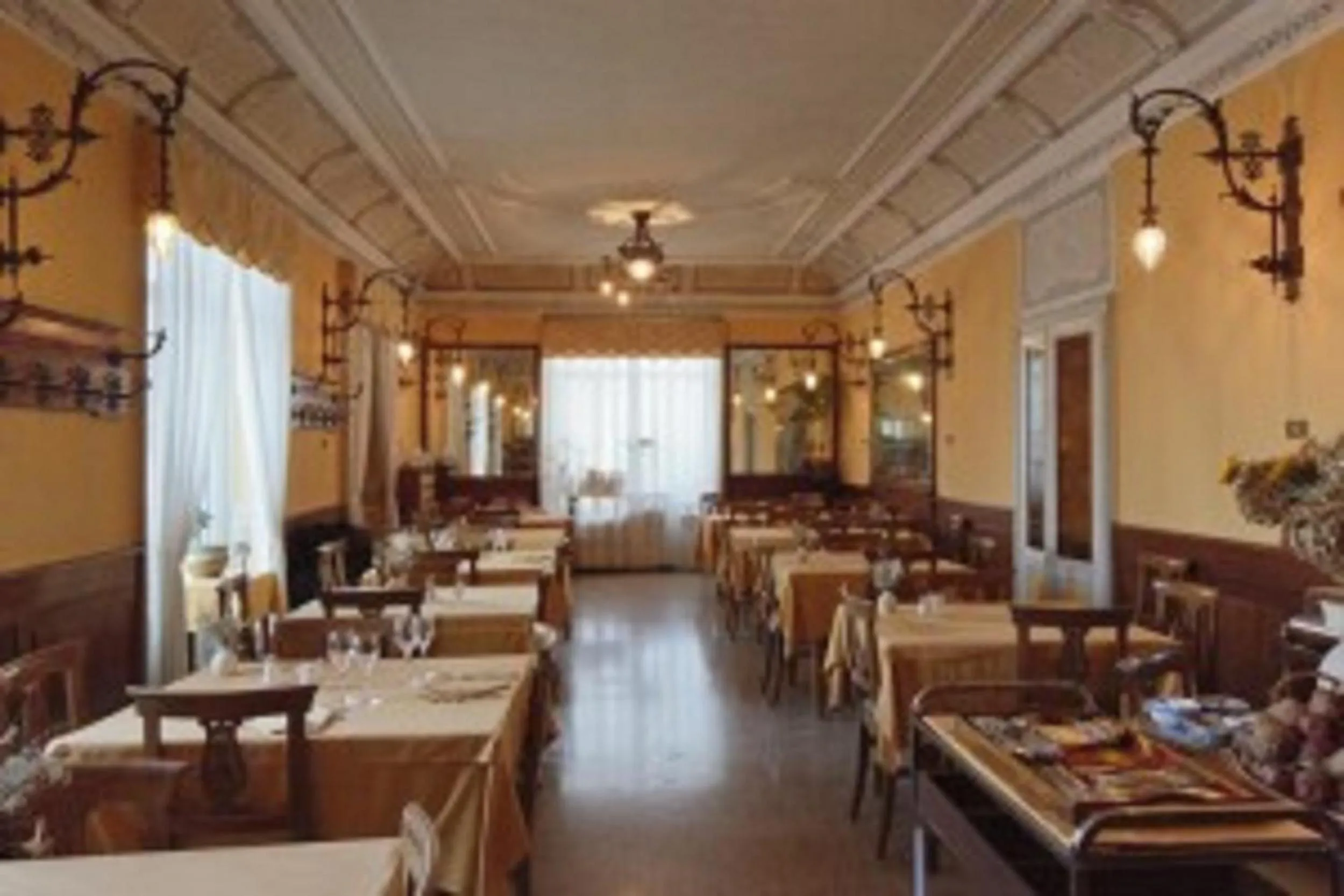 Restaurant/places to eat in Hotel Olivedo
