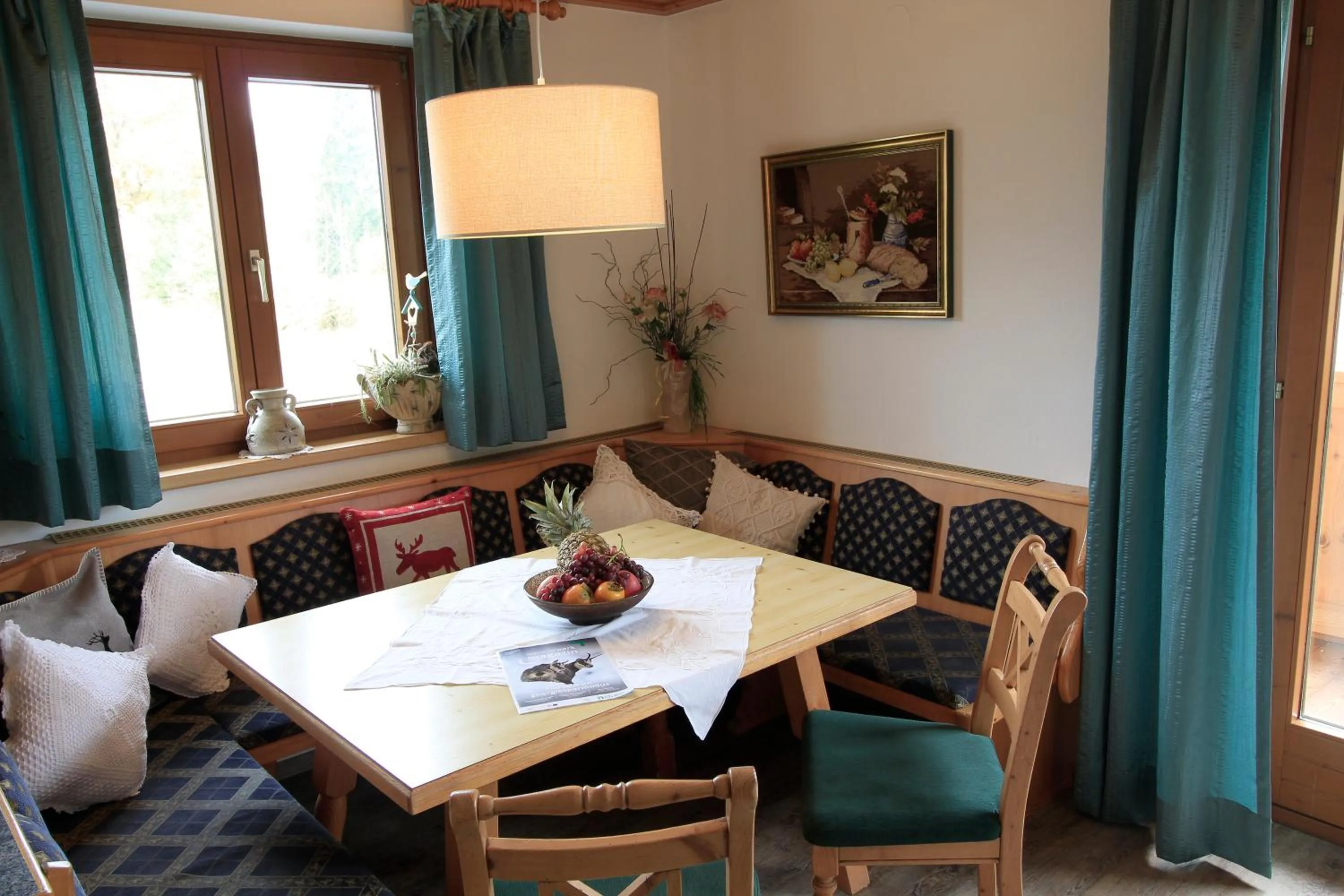 Dining area in Pension Tannenhof