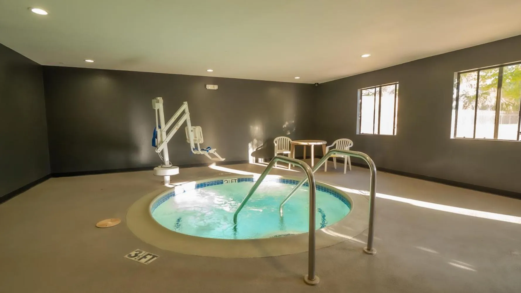 Hot Tub in Rio Del Sol Inn Needles