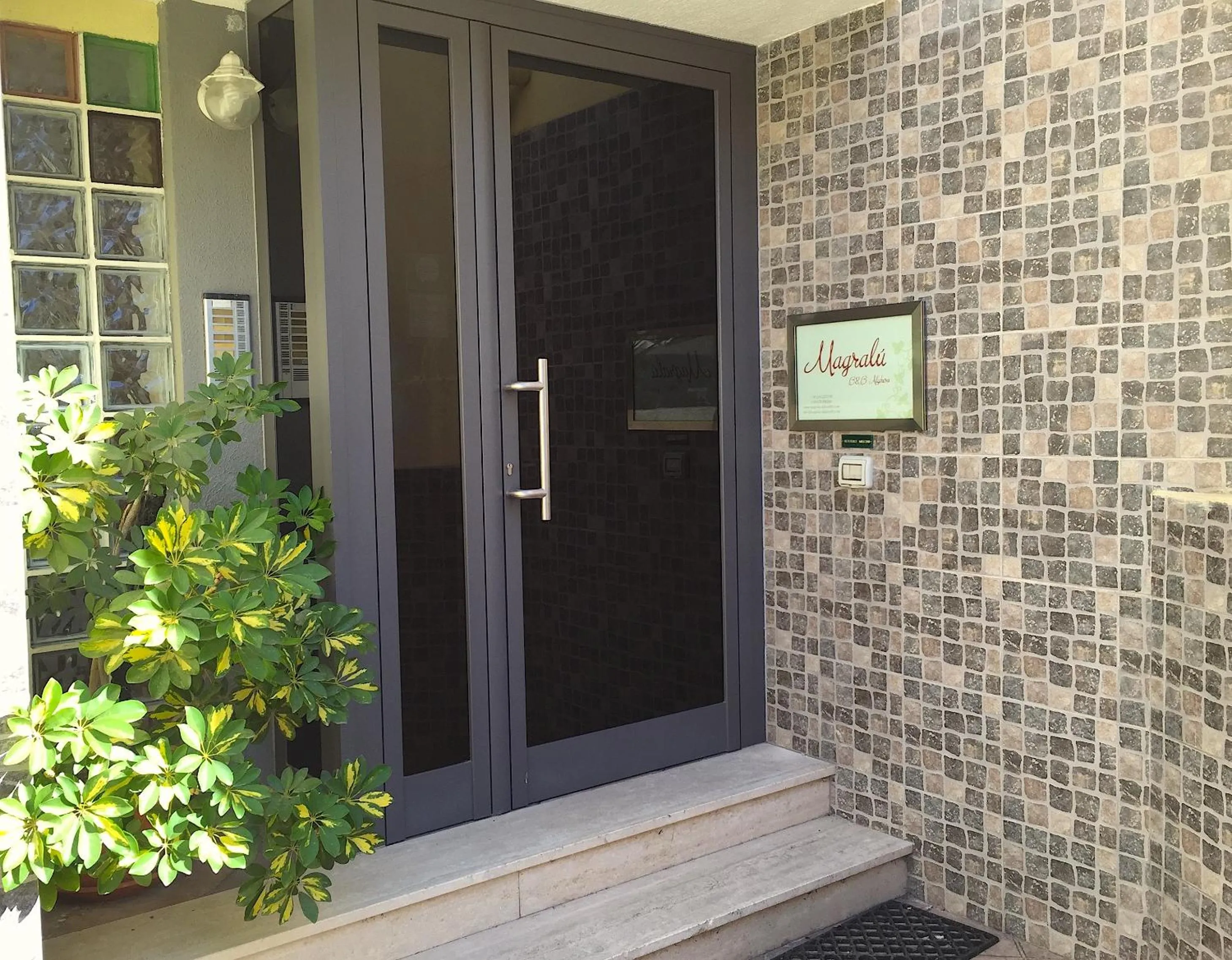Facade/entrance in Magralù 2 B&B
