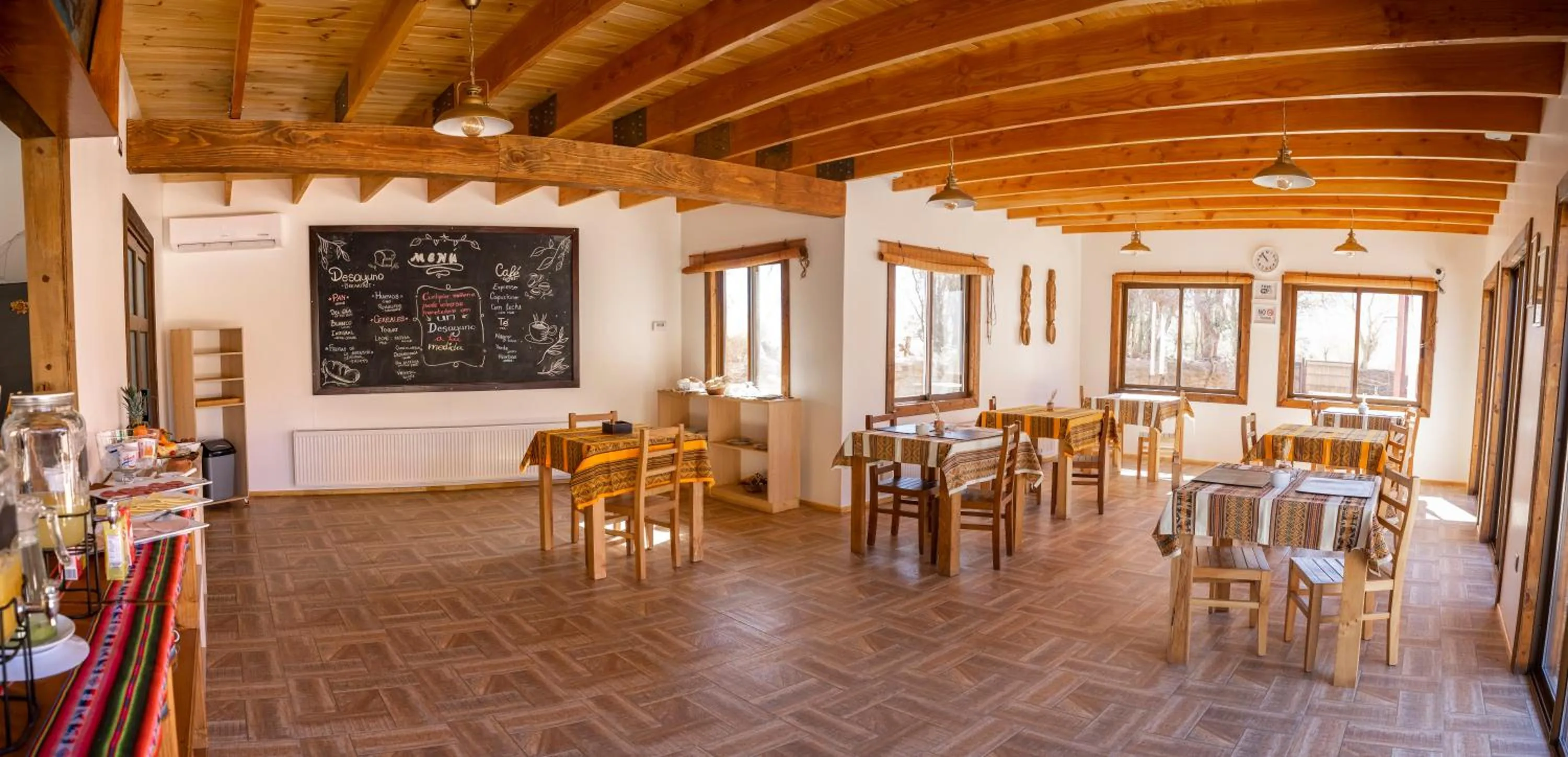 Restaurant/places to eat in Lodge Quelana