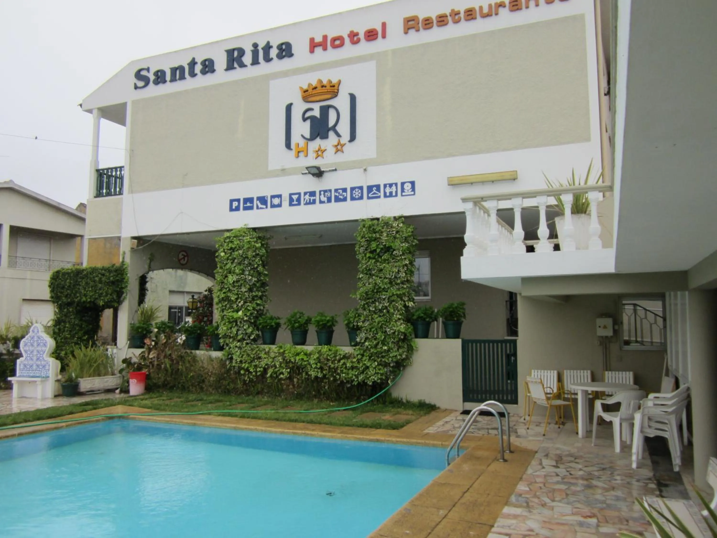 Facade/entrance in Hotel Santa Rita
