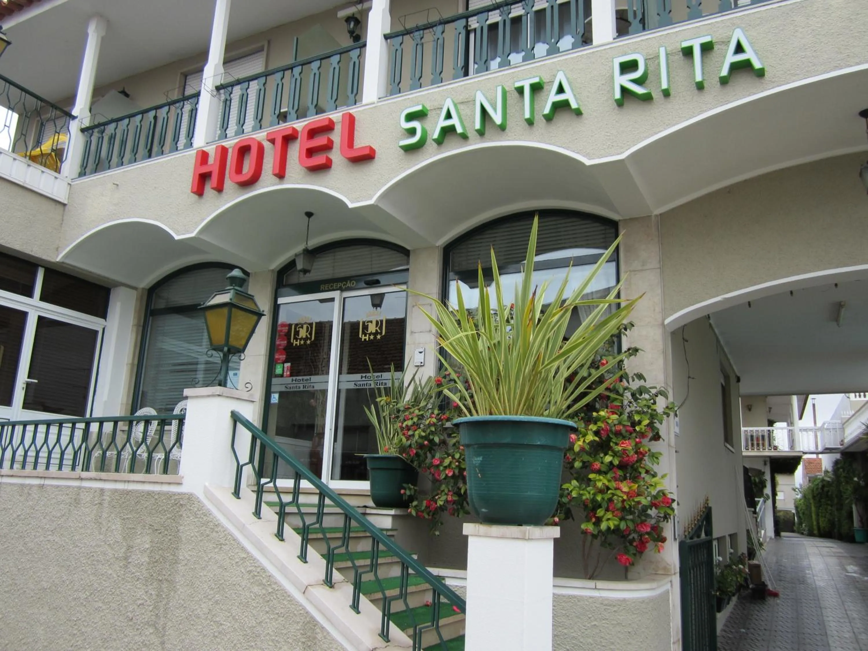 Facade/entrance in Hotel Santa Rita