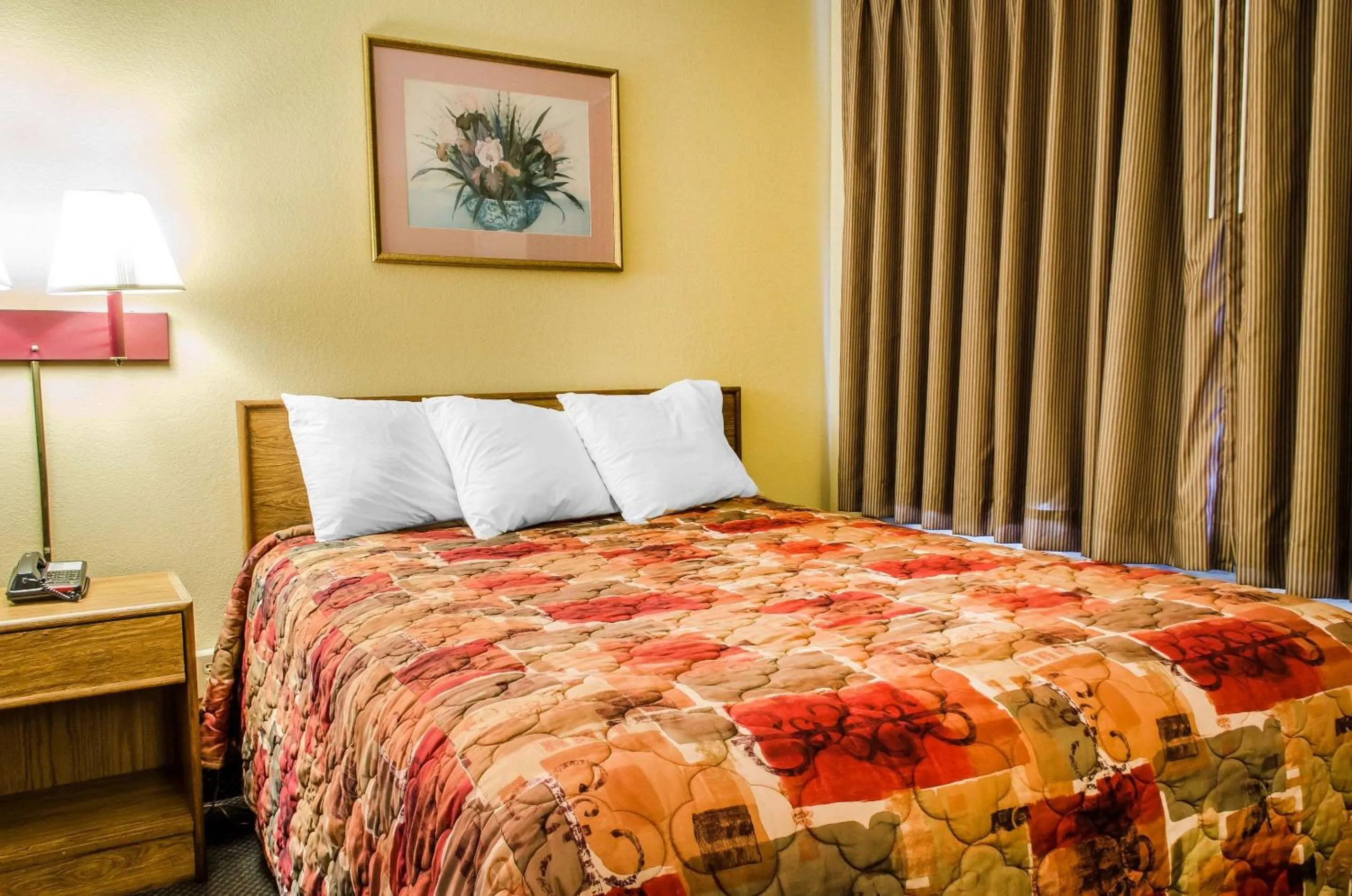 Photo of the whole room, Bed in Relax Inn