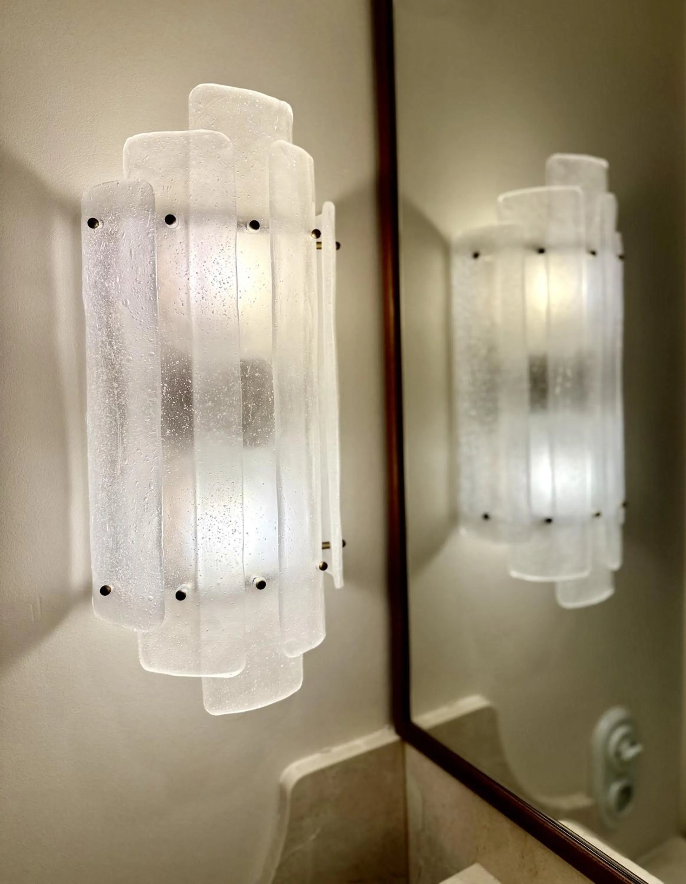 Decorative detail in Hotel de Silhouette