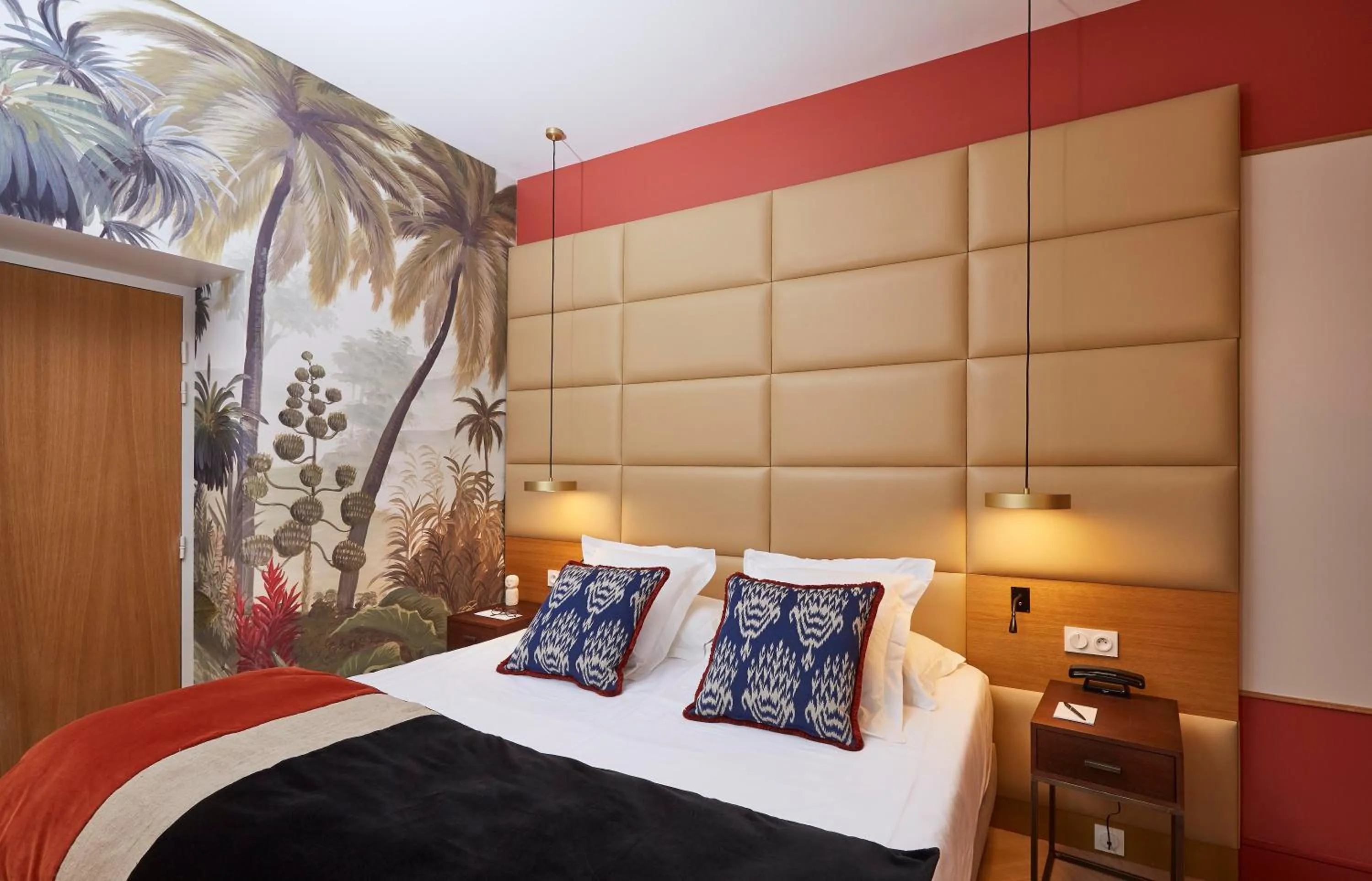 Bed in Hotel de Silhouette