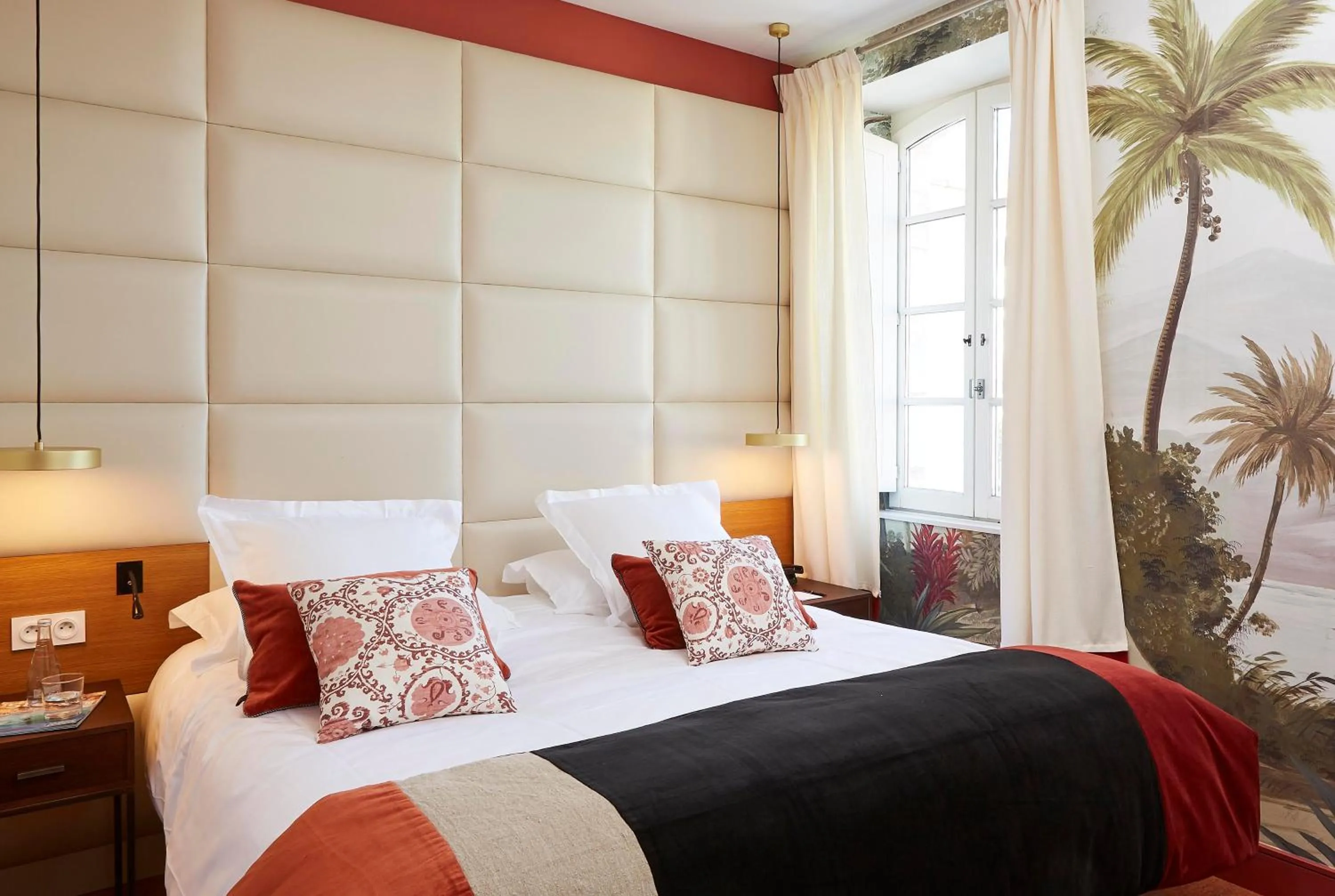 Bed in Hotel de Silhouette