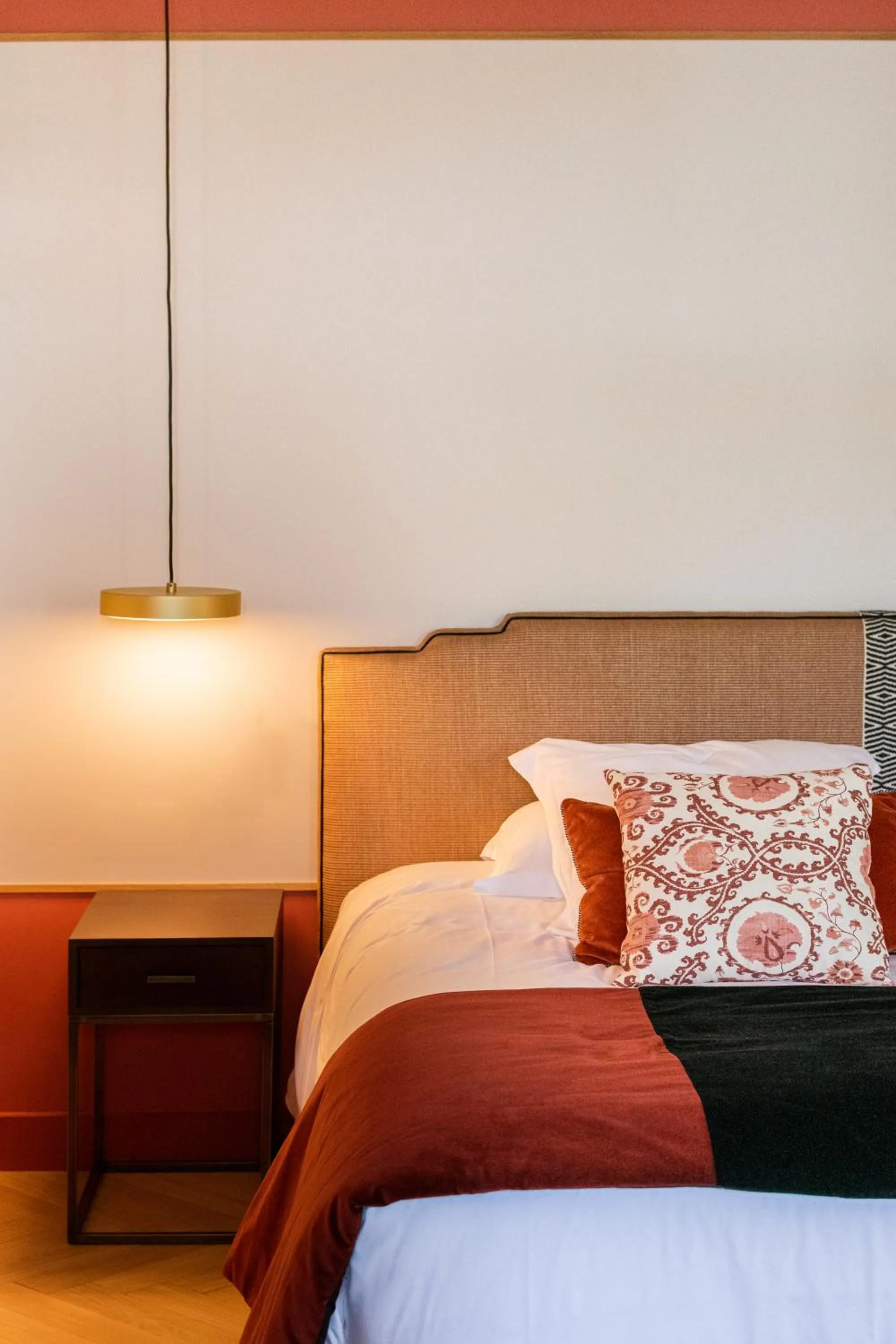 Bed in Hotel de Silhouette