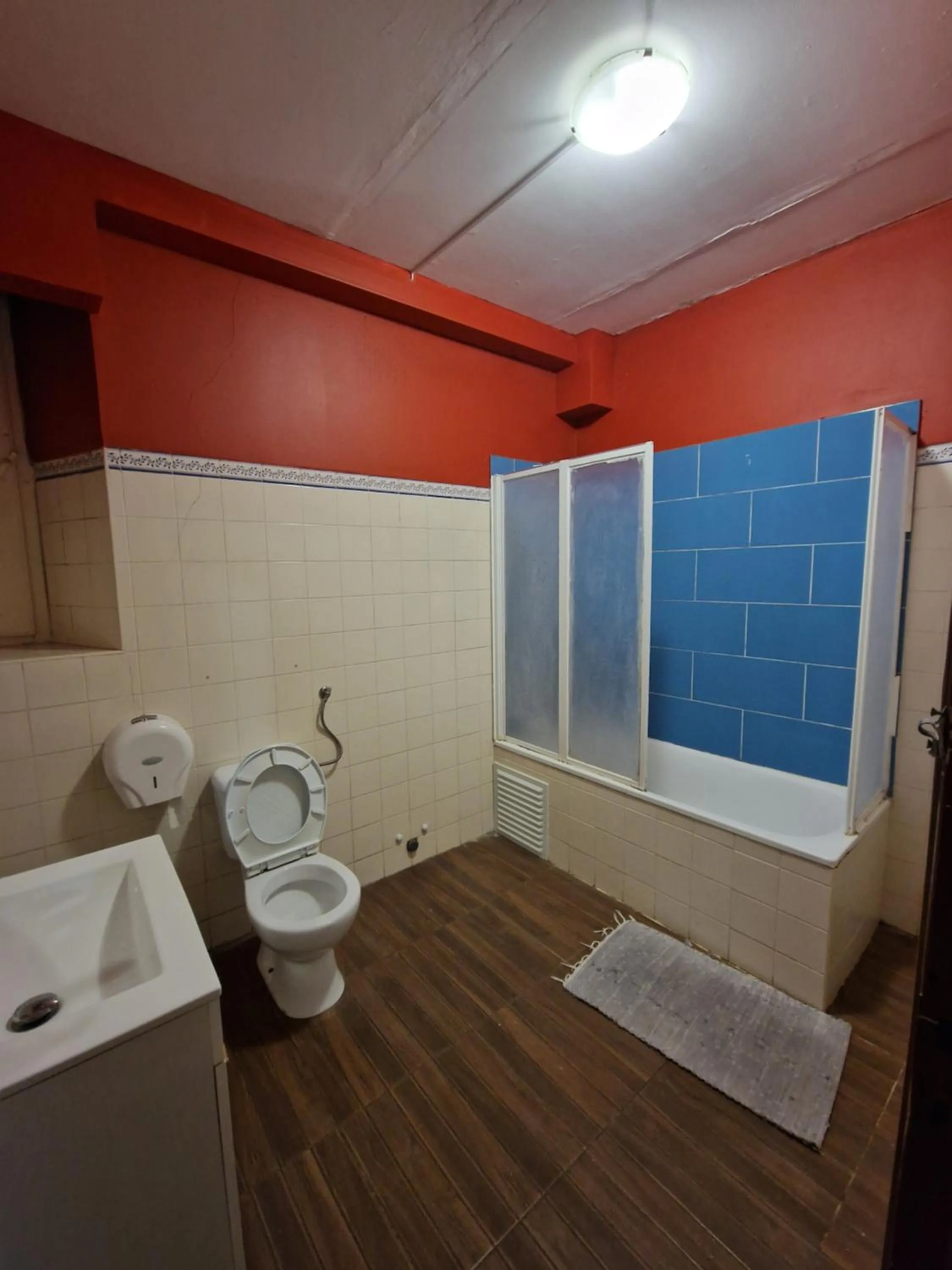 Shower in Alojamento Local Private Accommodation