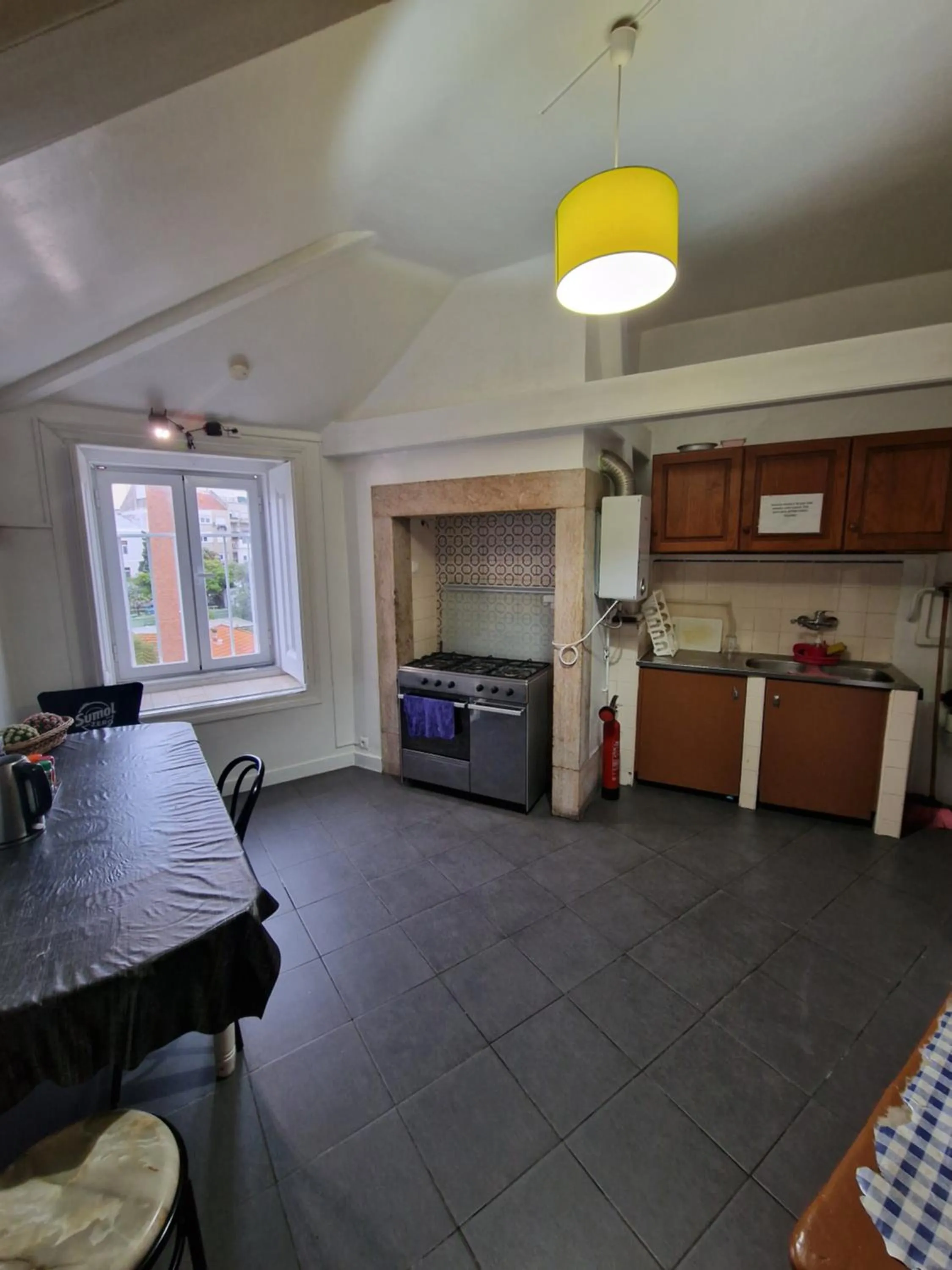 Kitchen or kitchenette in Alojamento Local Private Accommodation