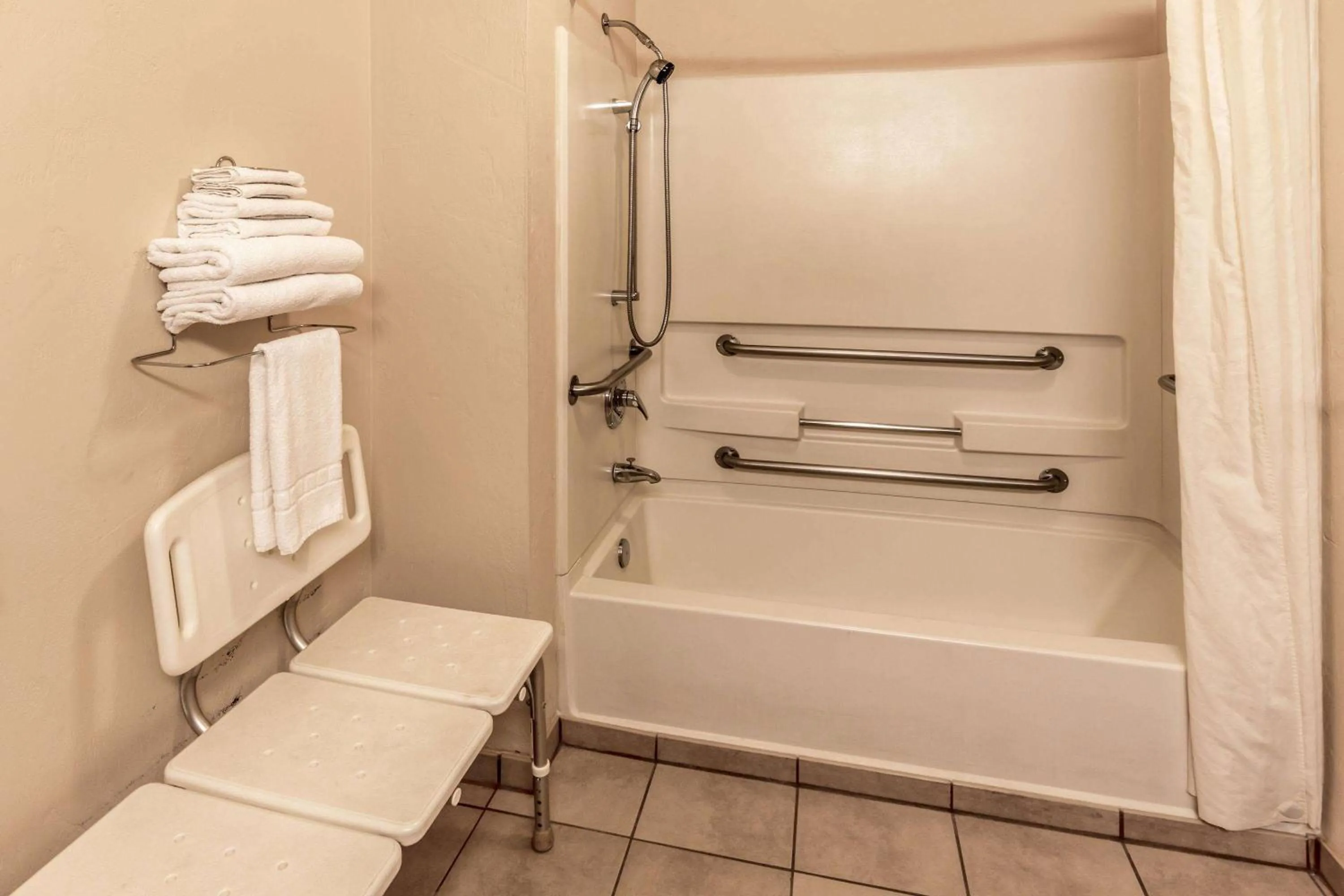 Photo of the whole room in Super 8 by Wyndham Woodburn