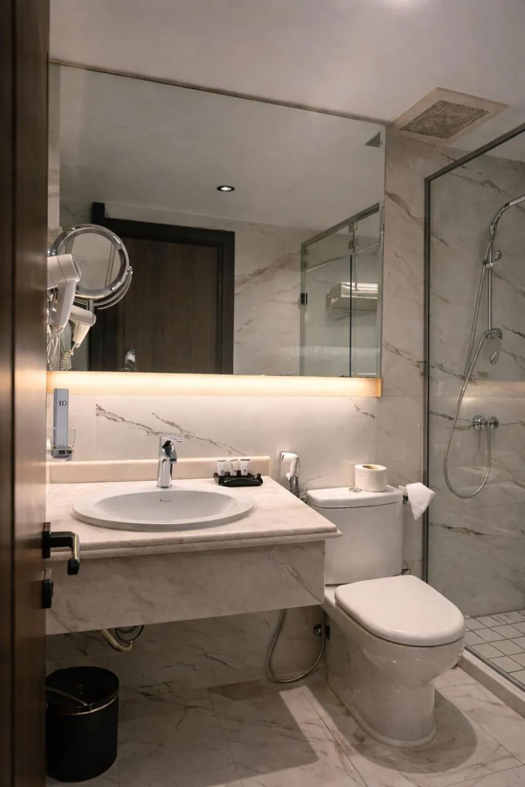 LeChateau Boutique Hotel