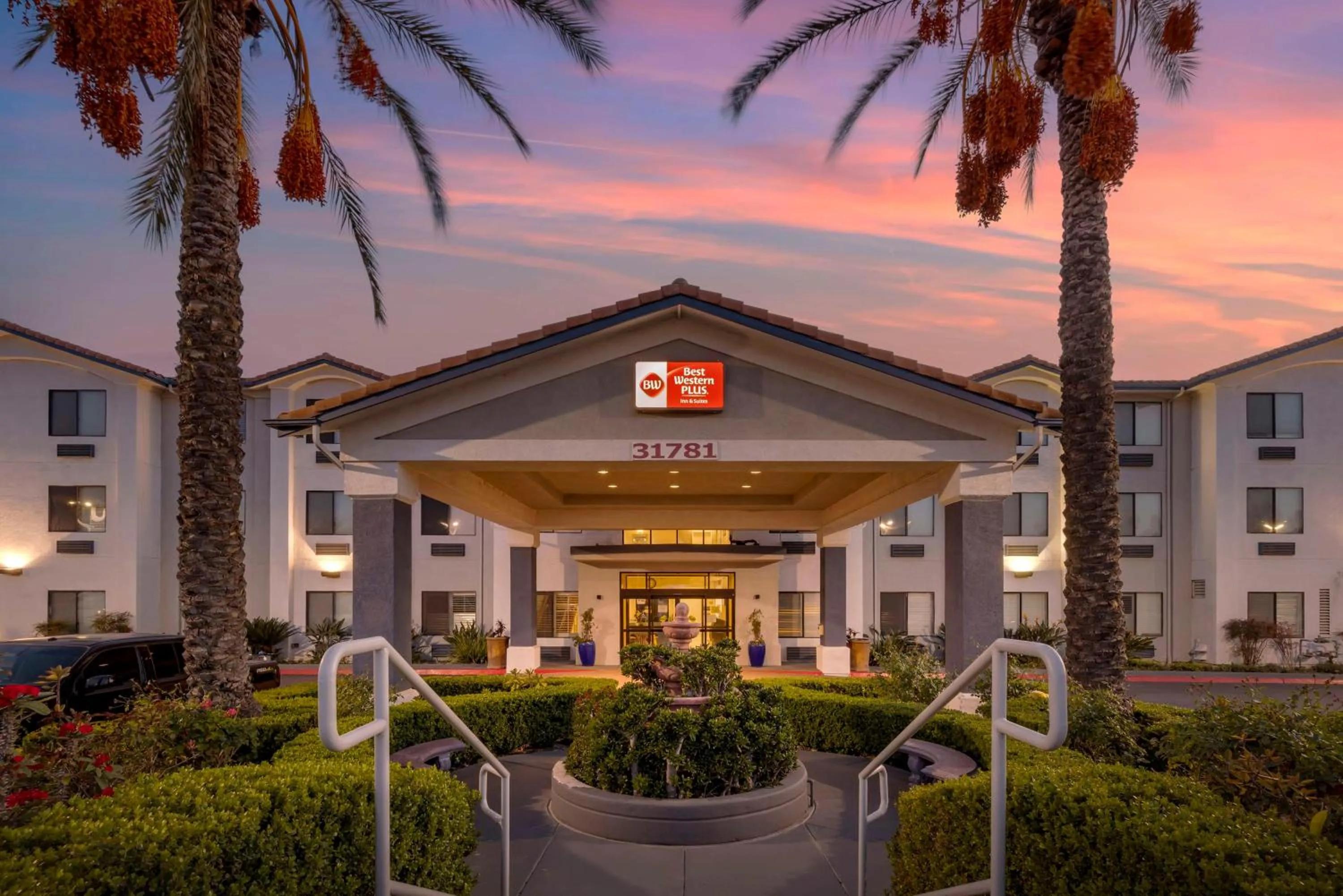 Property building in Best Western Plus Lake Elsinore Inn & Suites