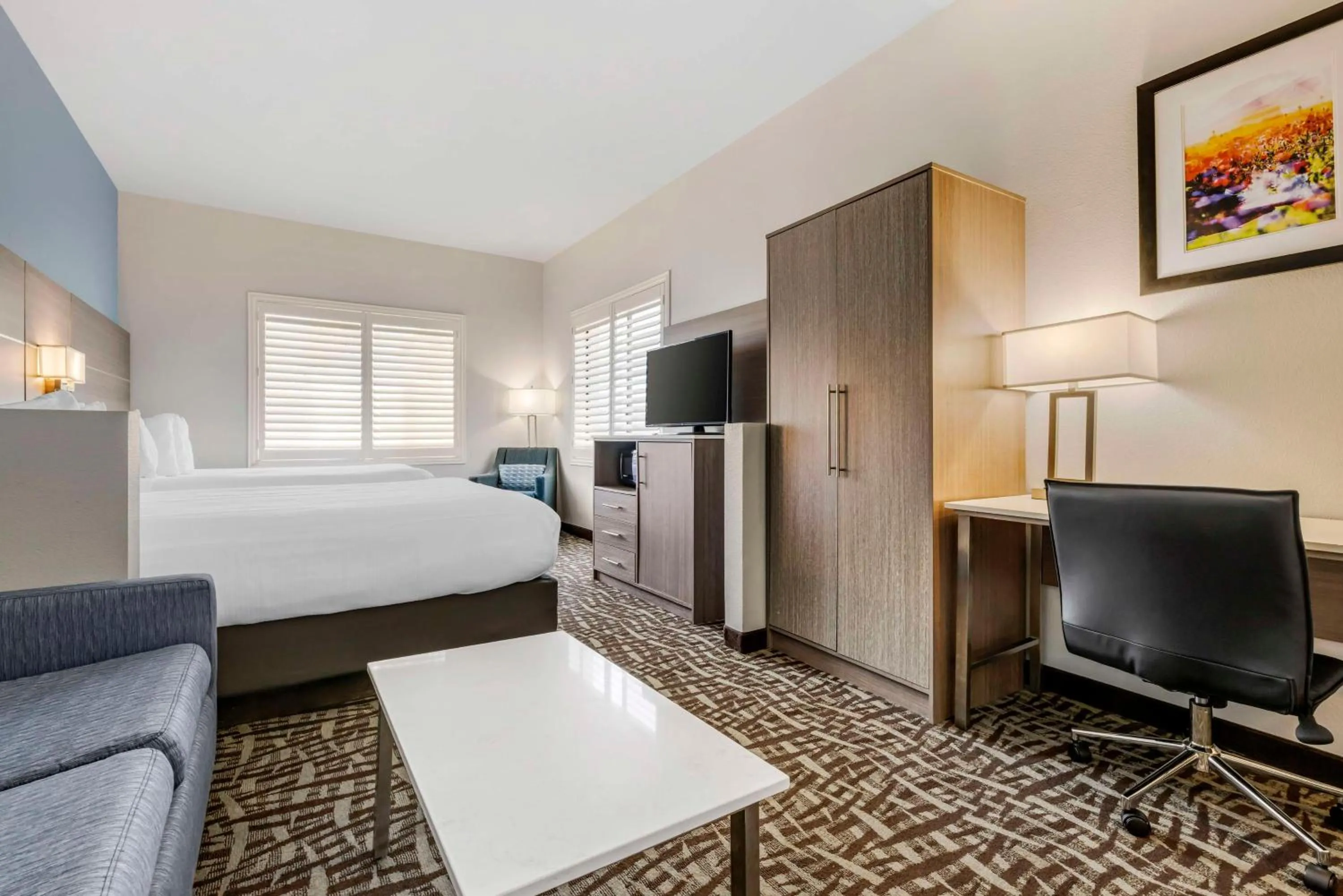 Bedroom, Bed in Best Western Plus Lake Elsinore Inn & Suites