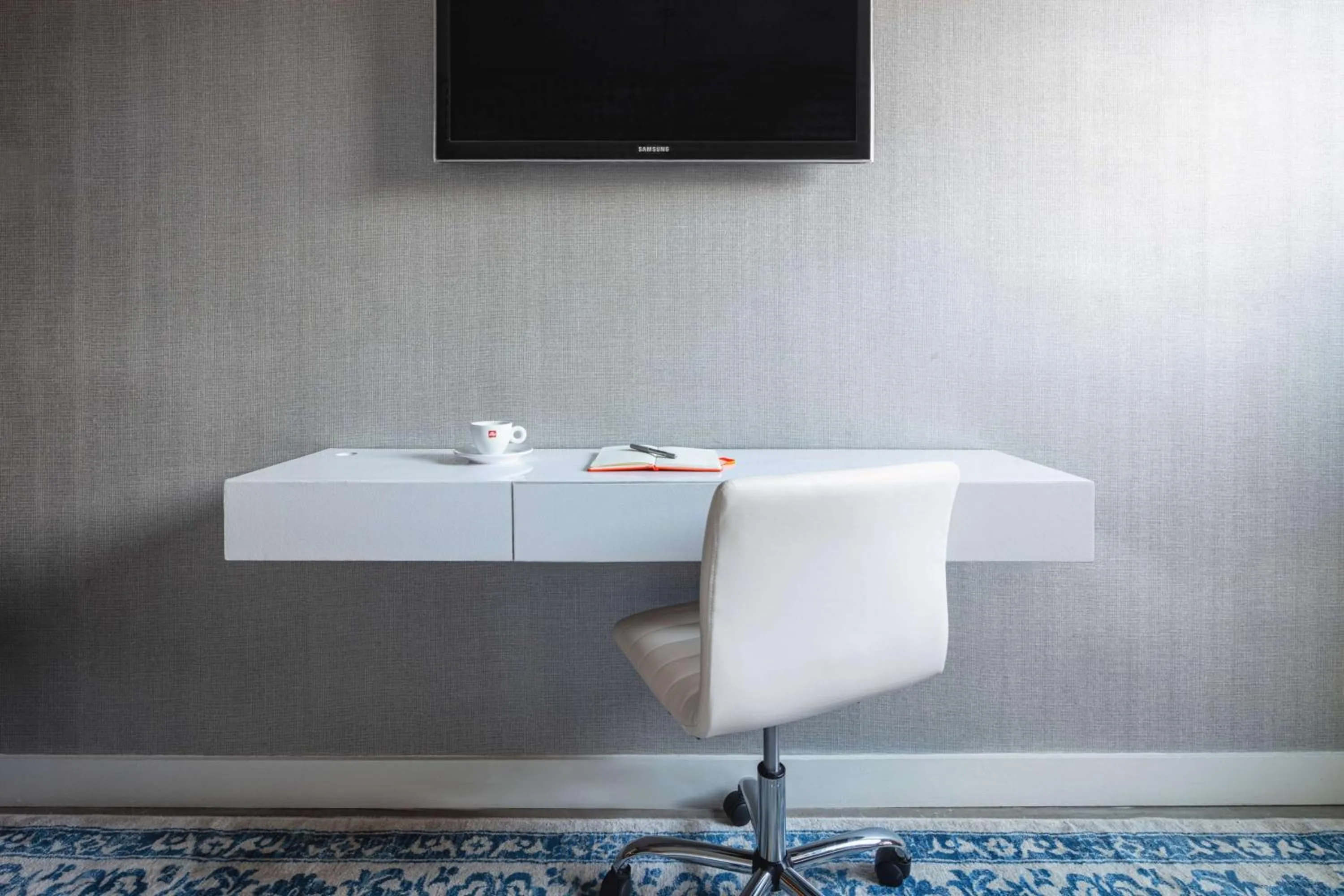 Bedroom in Dream Downtown, by Hyatt