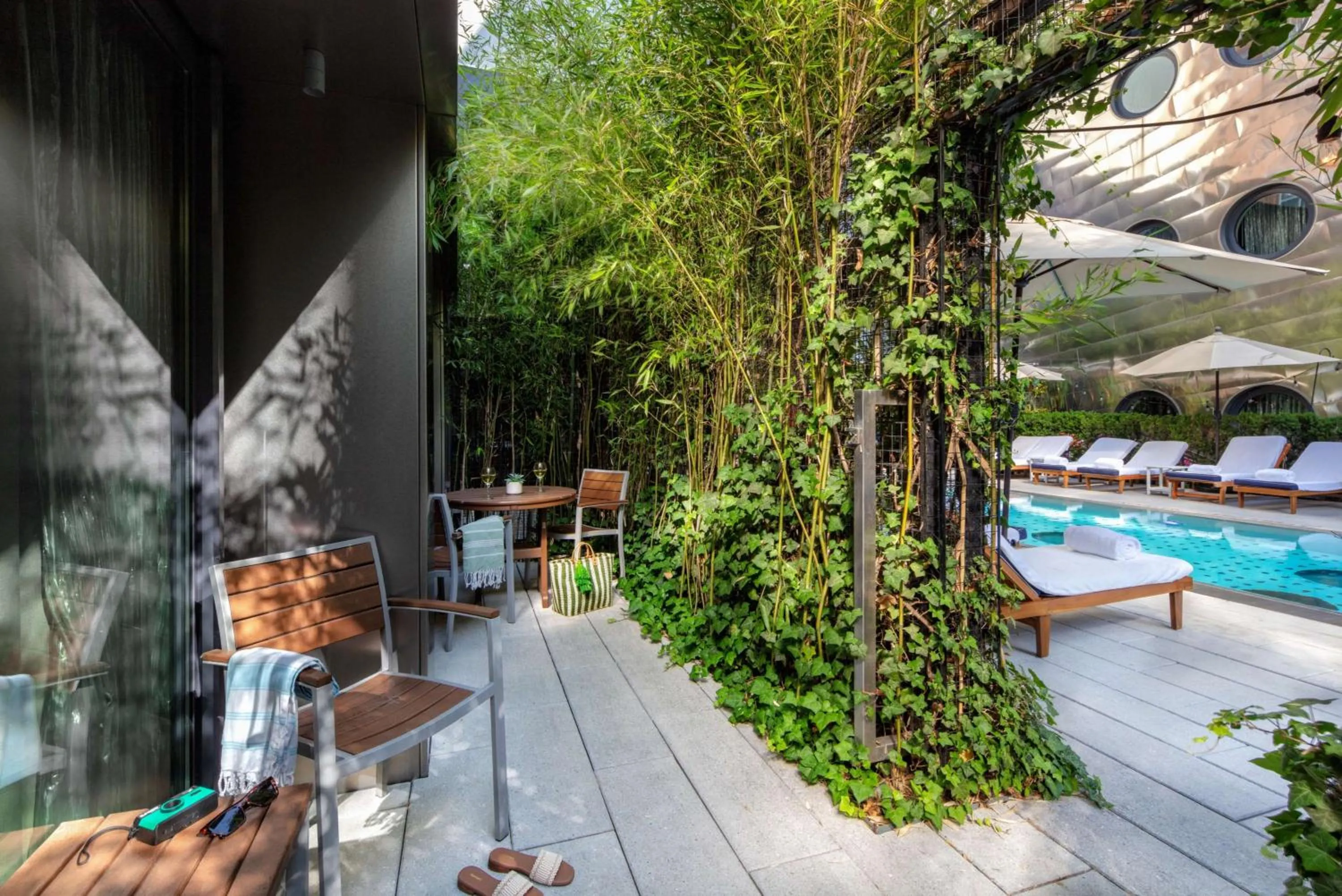 Photo of the whole room in Dream Downtown, by Hyatt