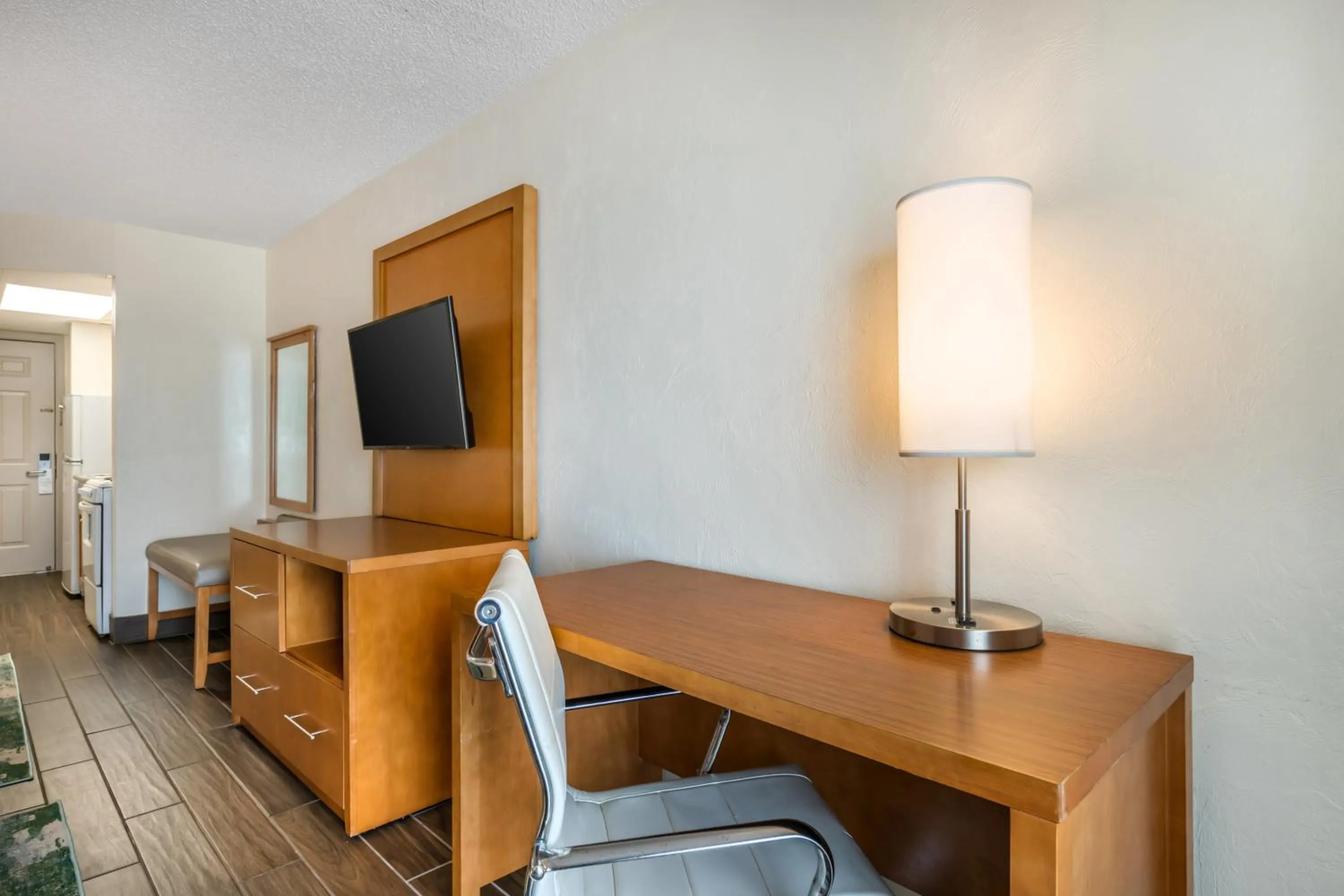 Photo of the whole room in Tropical Winds Resort Hotel