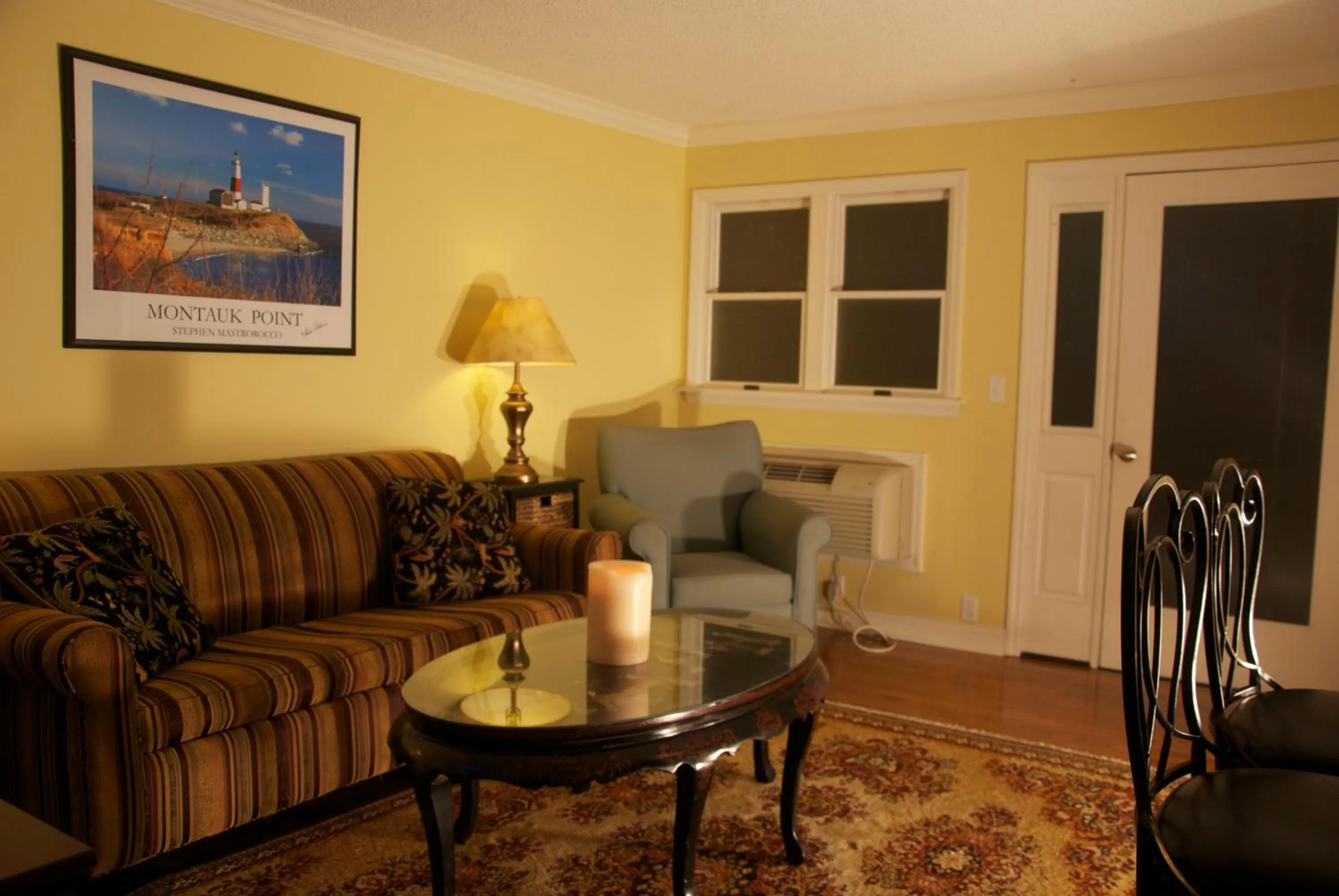 Seating area in Kenny's Tipperary Inn