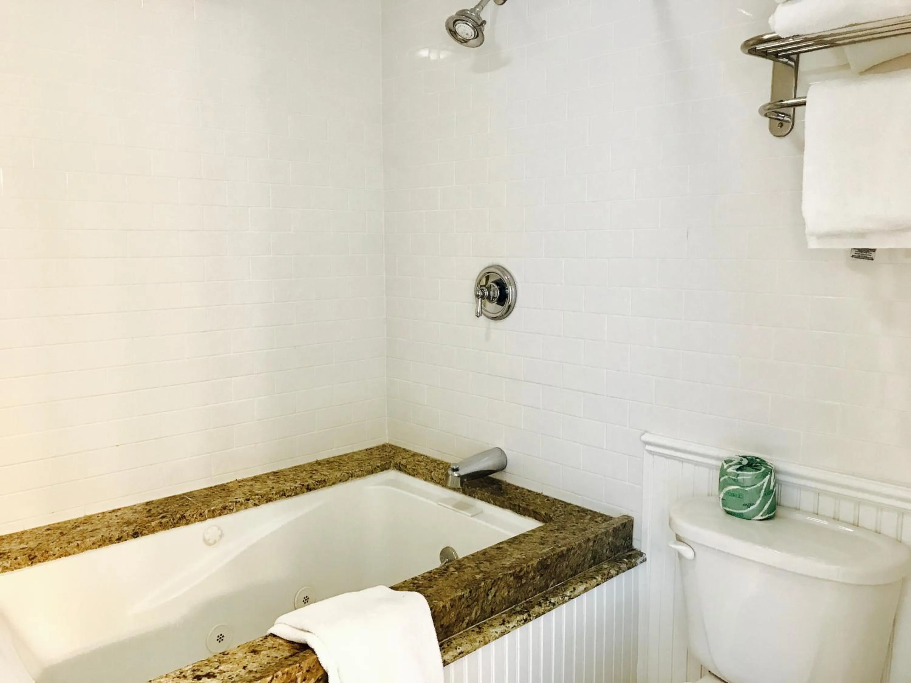 Bathroom in Kenny's Tipperary Inn