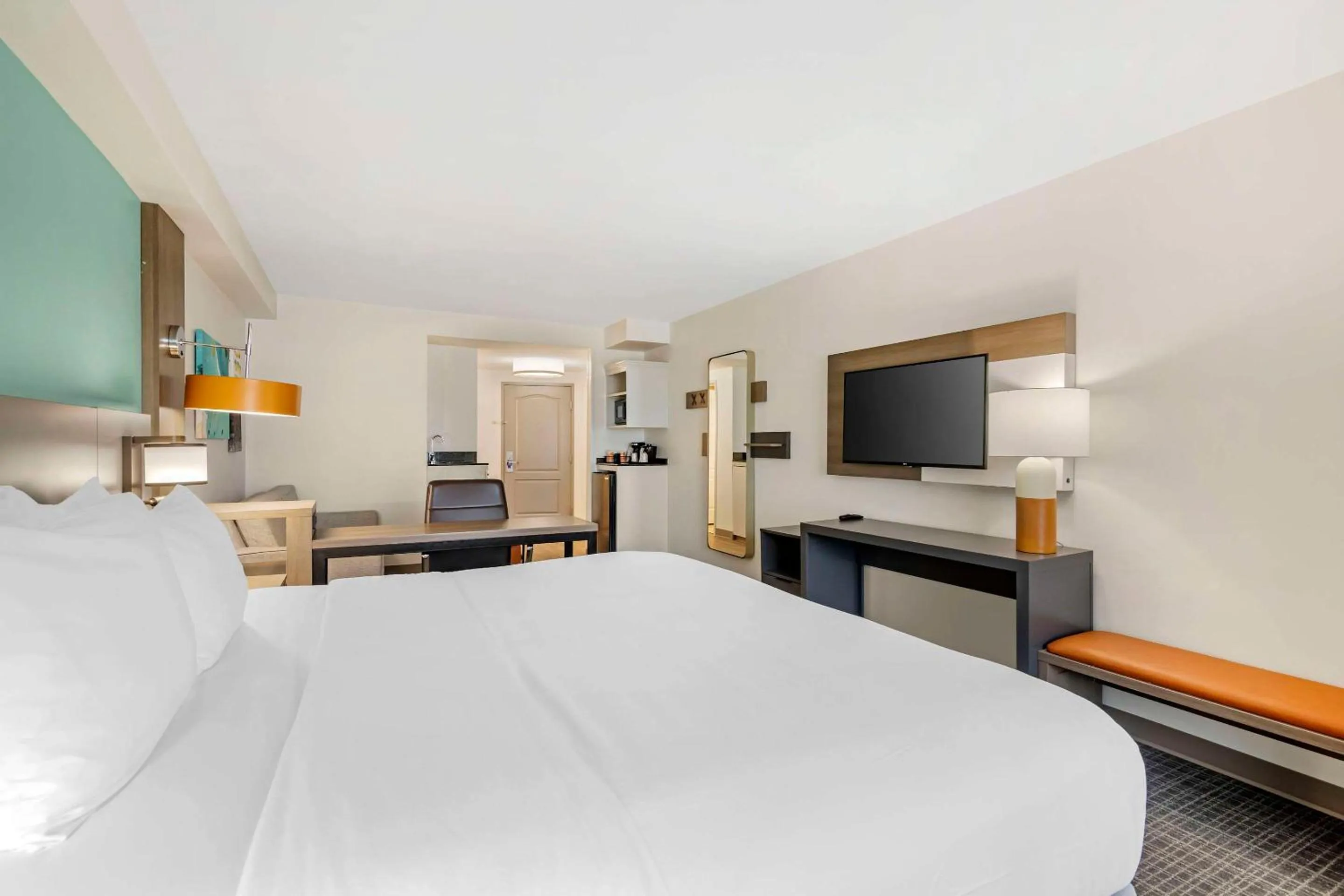 Bedroom, Bed in Comfort Suites Valdosta Mall Area