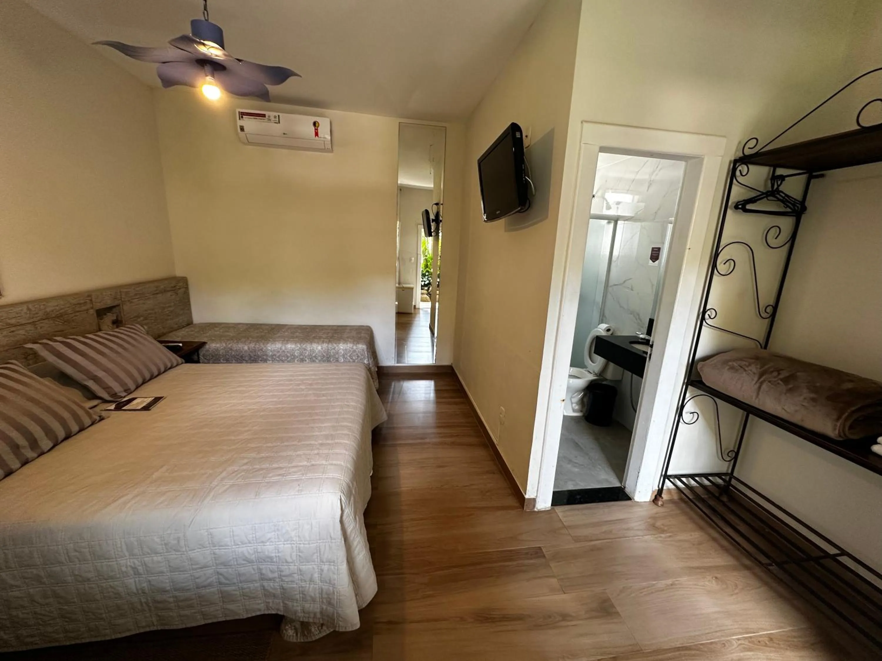 Bedroom, Bed in Pousada Villa Alferes