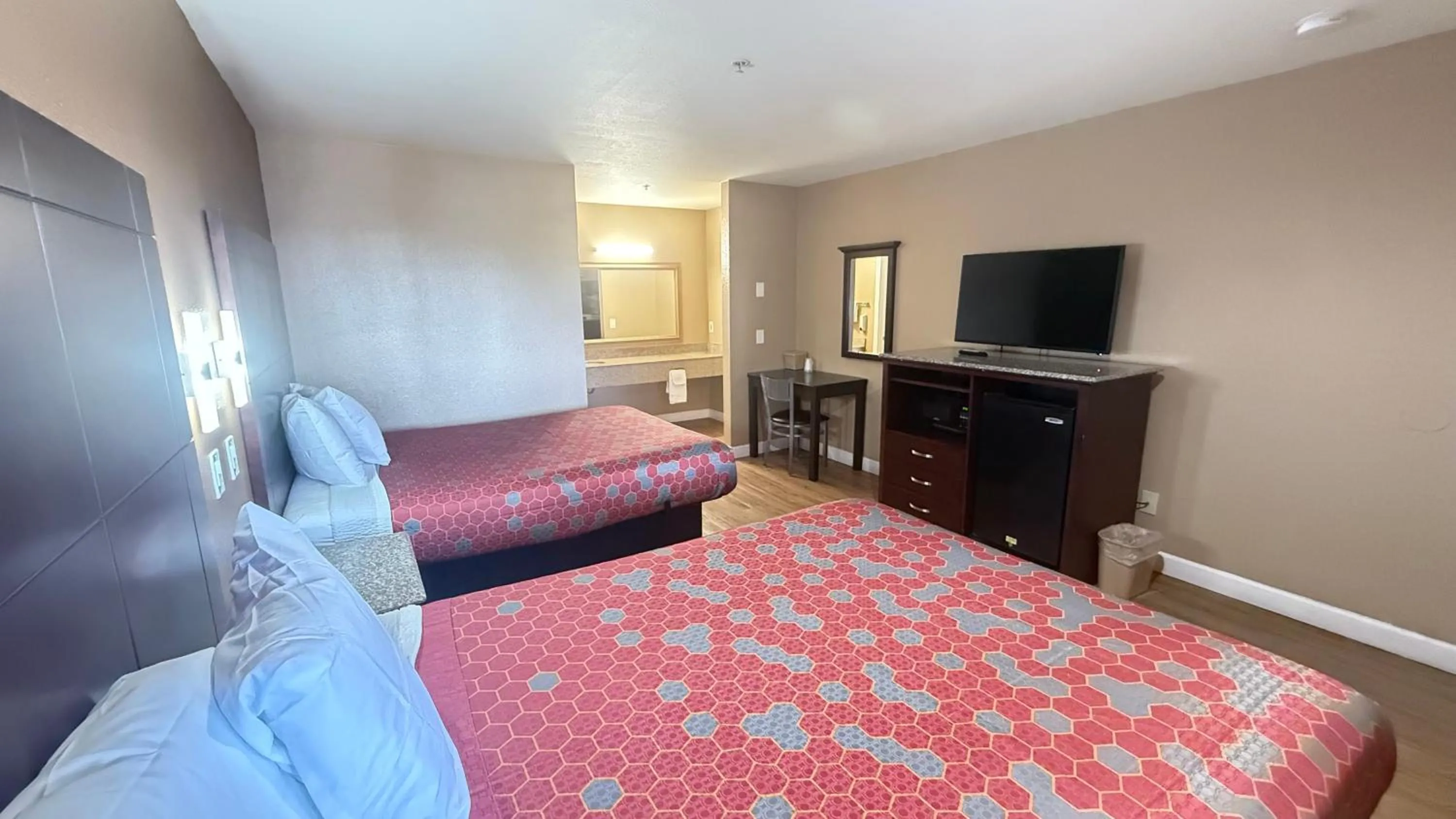 Bedroom, Bed in Valley Inn