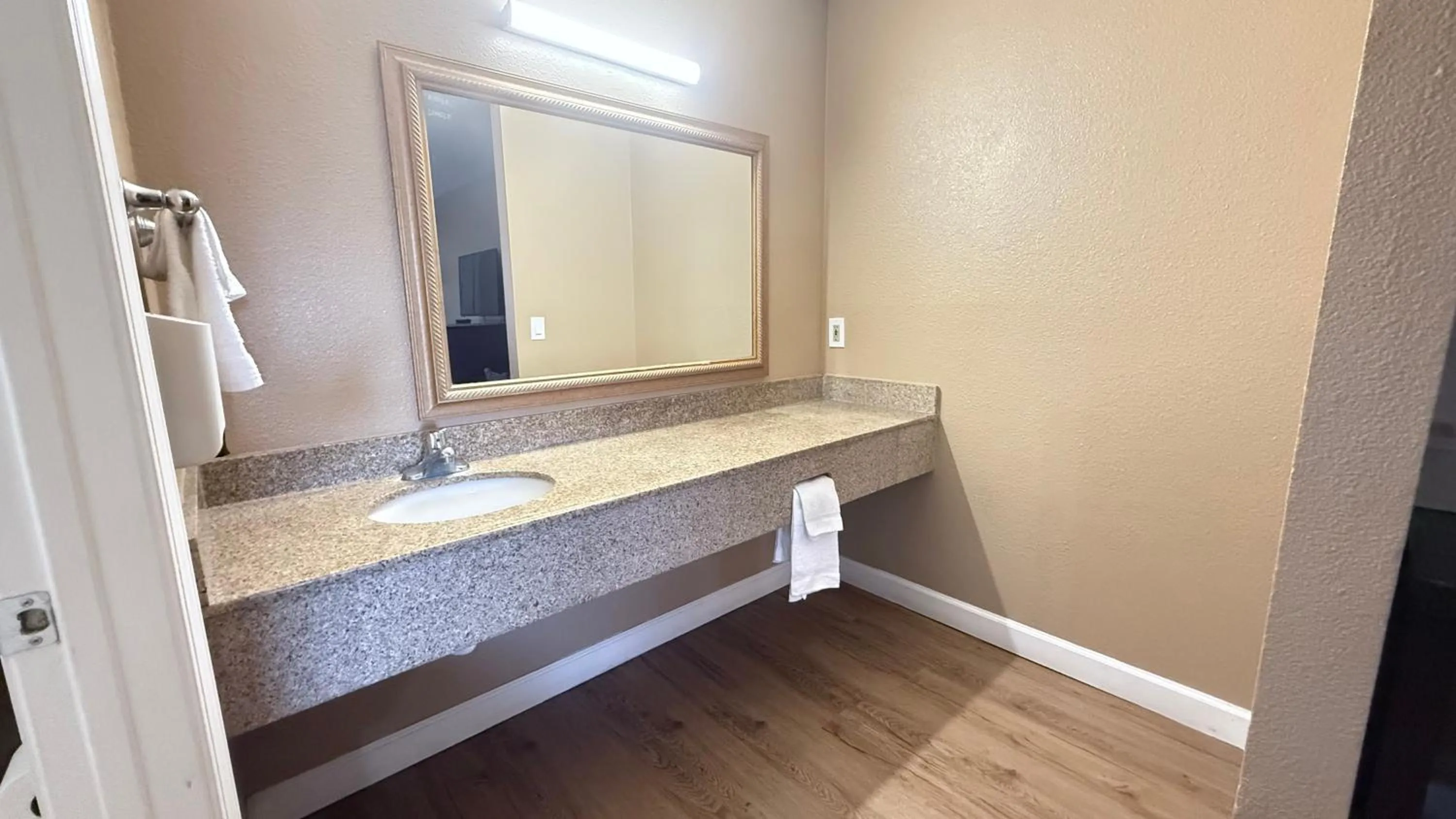 Bathroom in Valley Inn