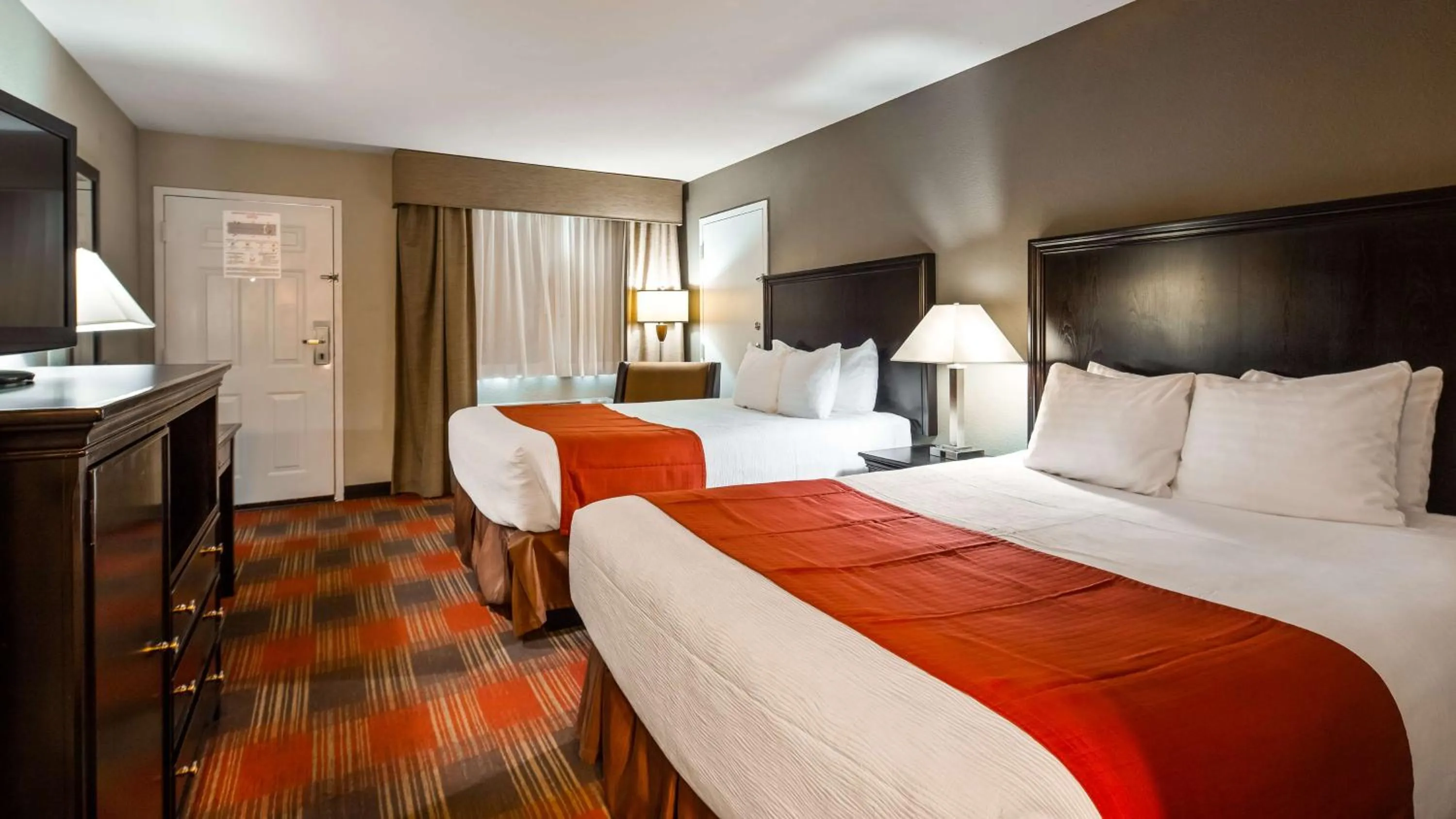 Bedroom, Bed in Best Western Willows Inn