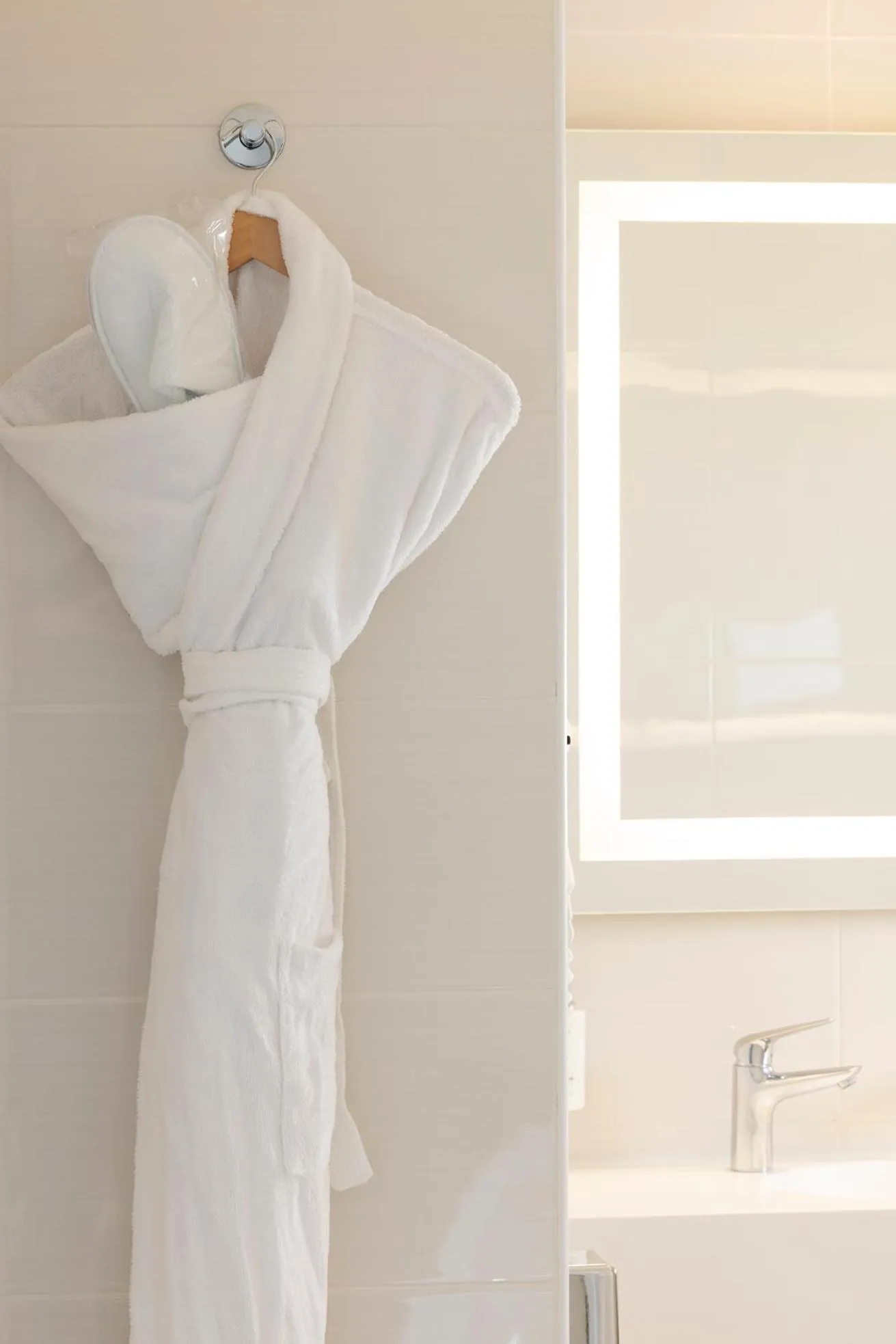 Bathroom in Hotel 66 Nice