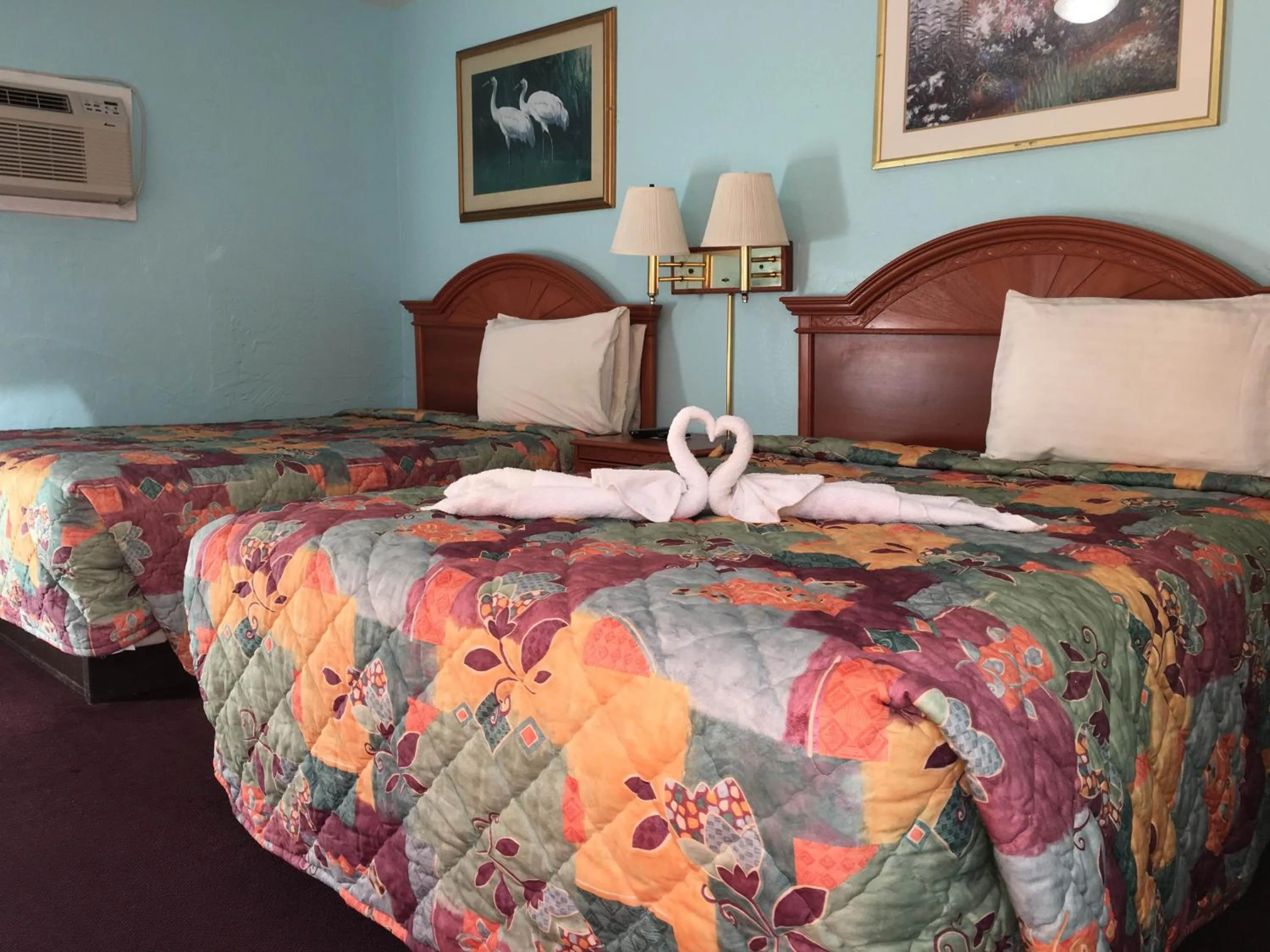 Bed in Travel Inn Daytona