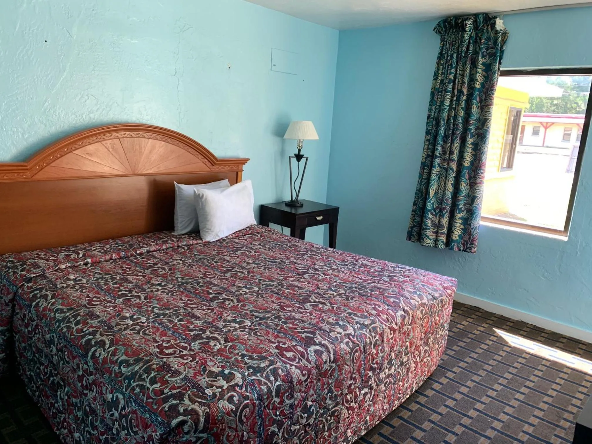 Bed in Travel Inn Daytona