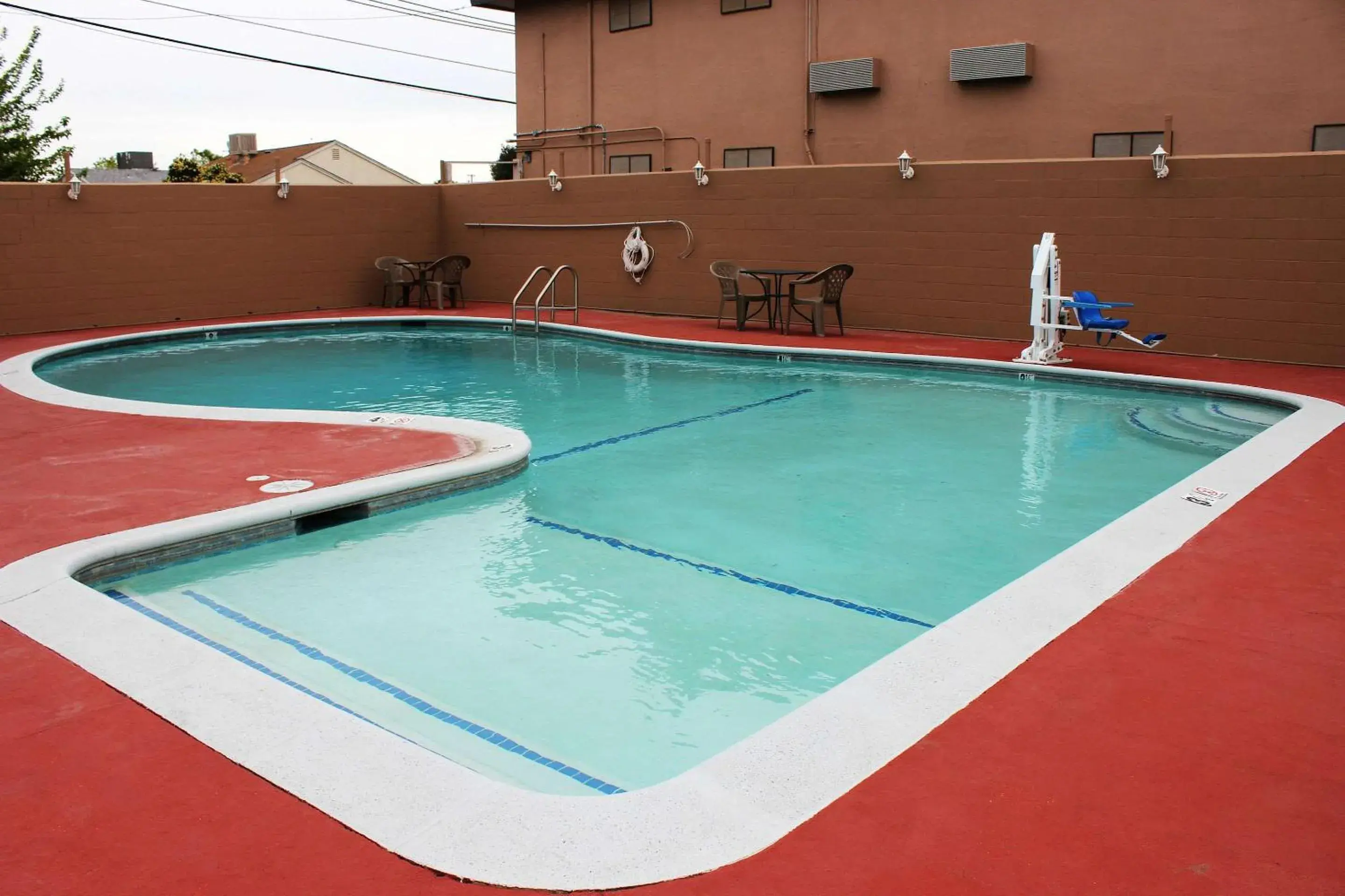 Queen Room with Two Queen Beds - Non-Smoking in Rodeway Inn Near University-Gateway to Yosemite Queen Room with Two Queen Beds - Non-Smoking in Rodeway Inn Near University-Gateway to Yosemite