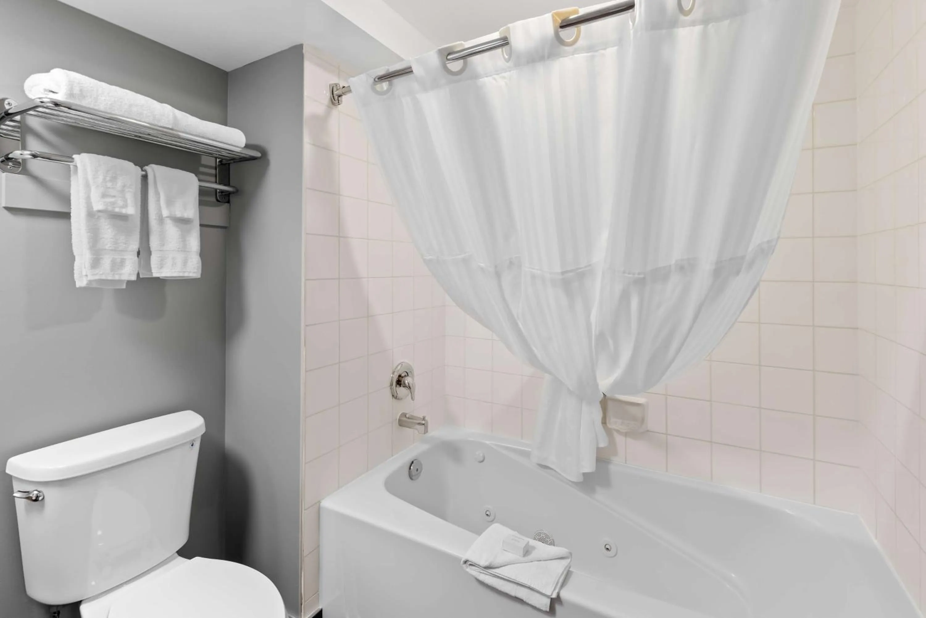 Bathroom in Hotel Feng, BW Signature Collection